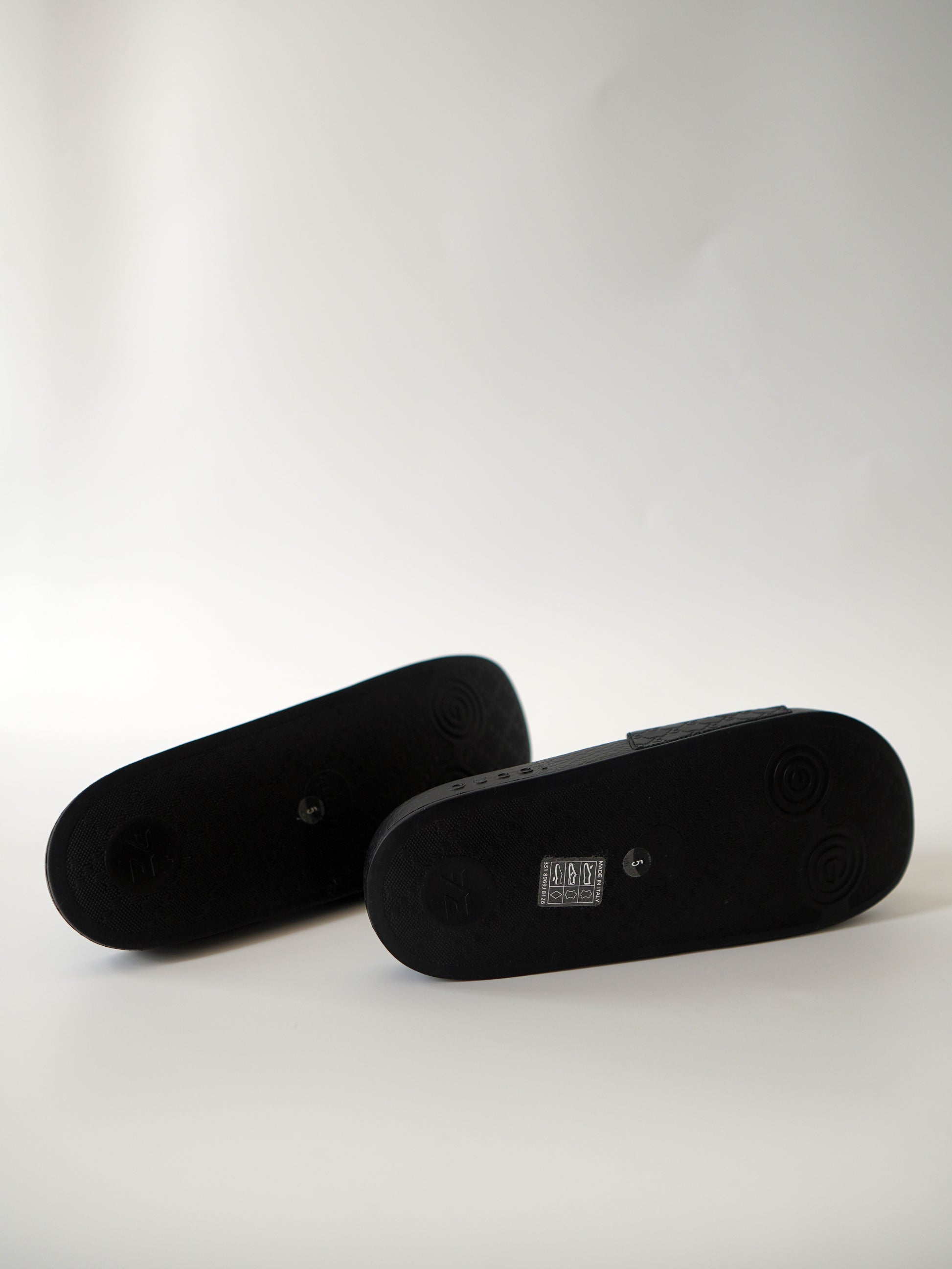Gucci Microguccissima Slides 5M 39W