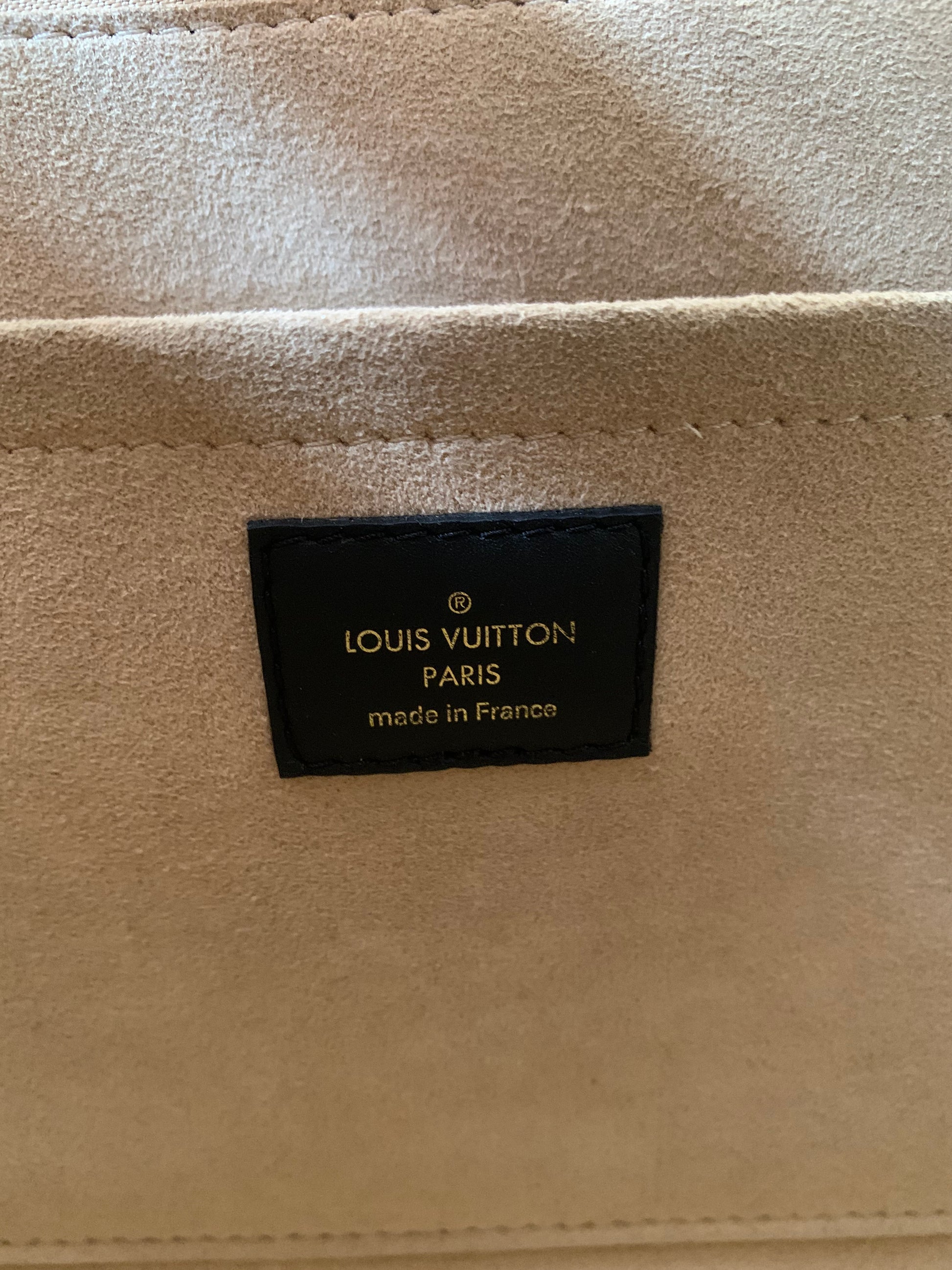 Louis Vuitton On My Side Monogram