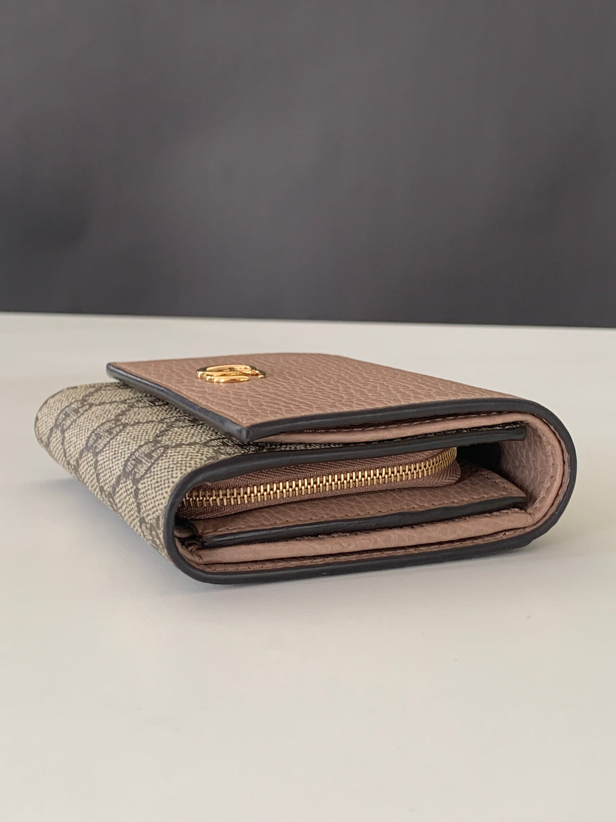 Gucci GG Supreme Monogram Medium GG Marmont Card Case