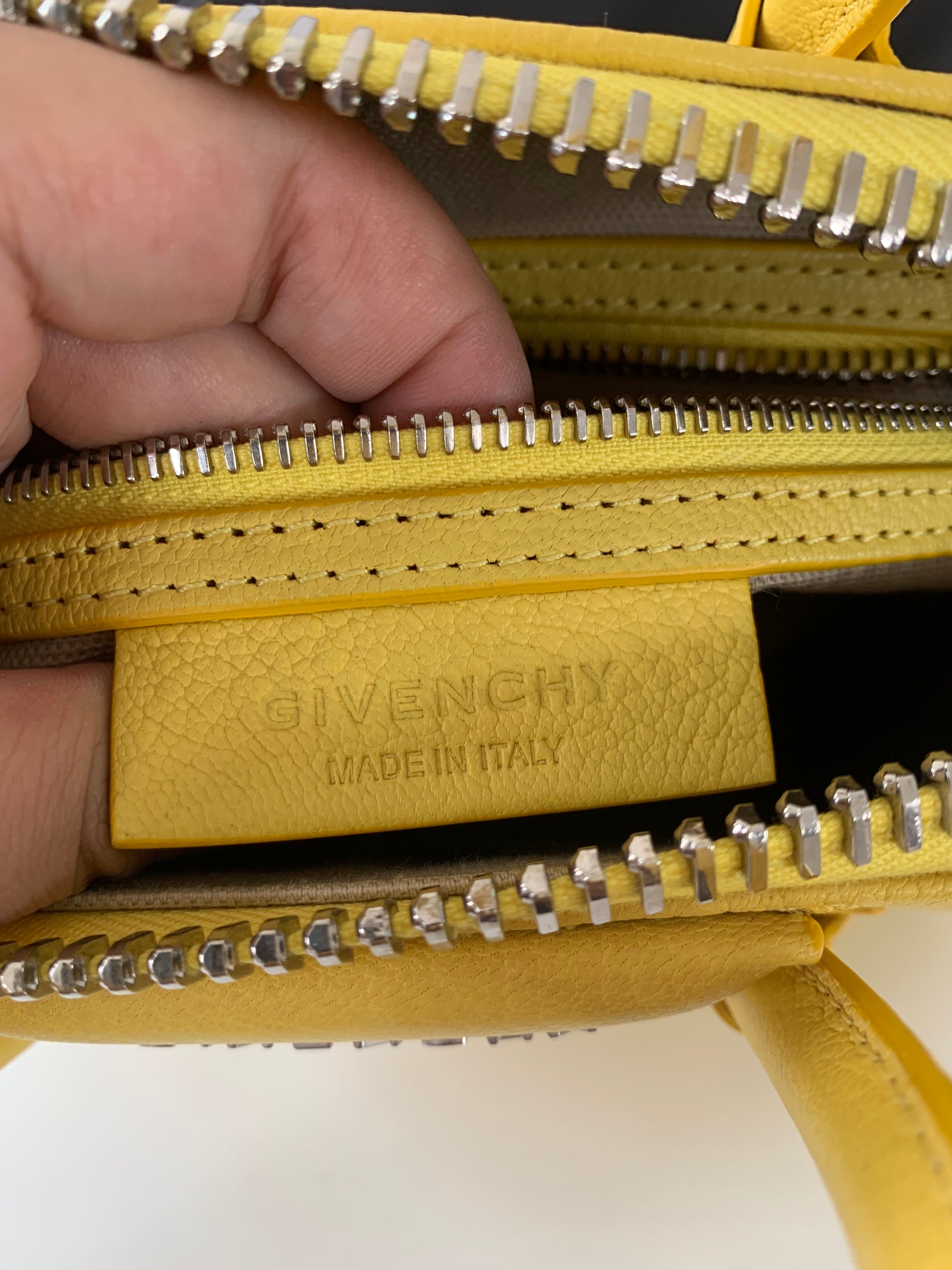 Givenchy Antigona Mini