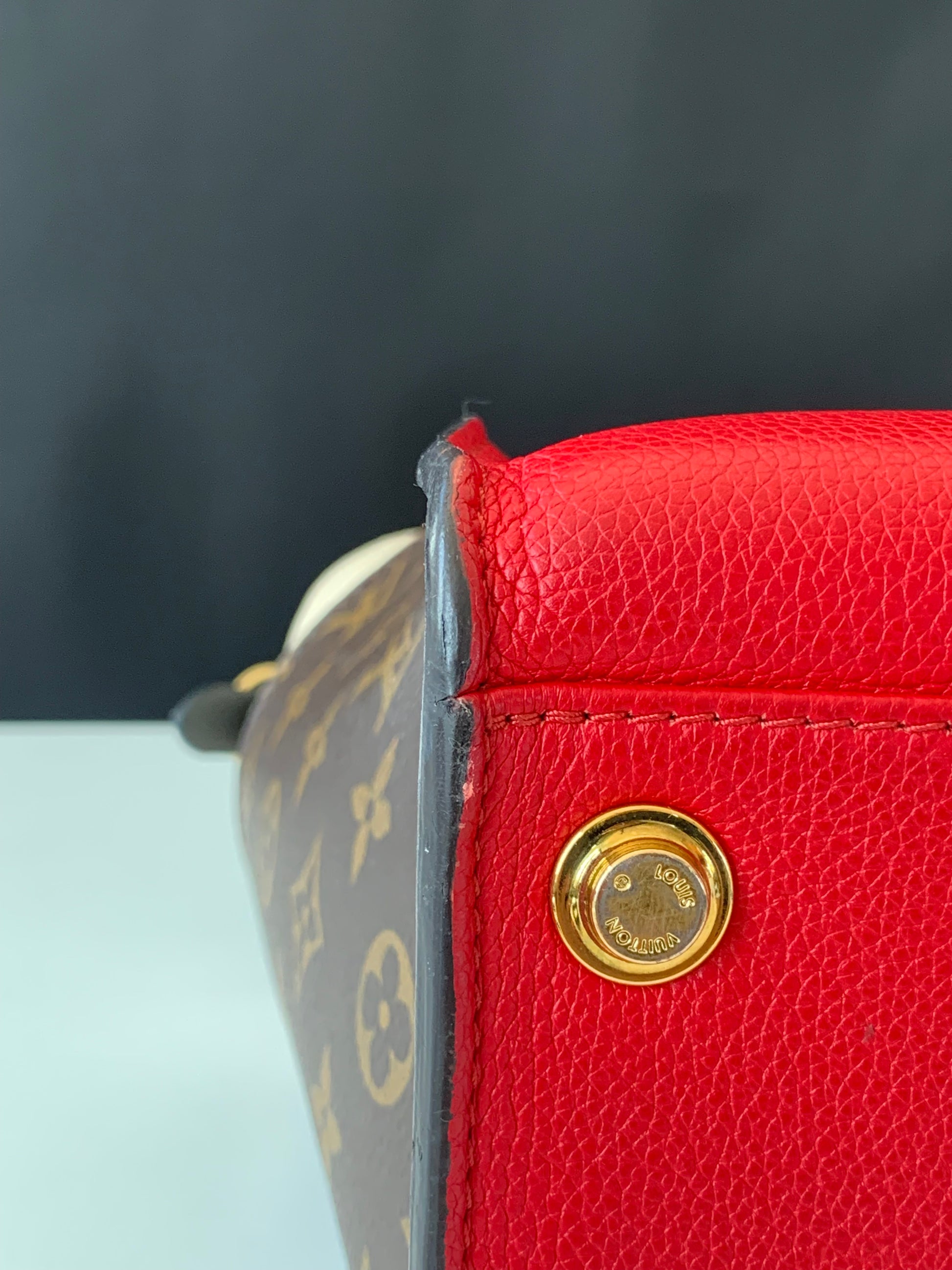 Louis Vuitton On My Side Monogram