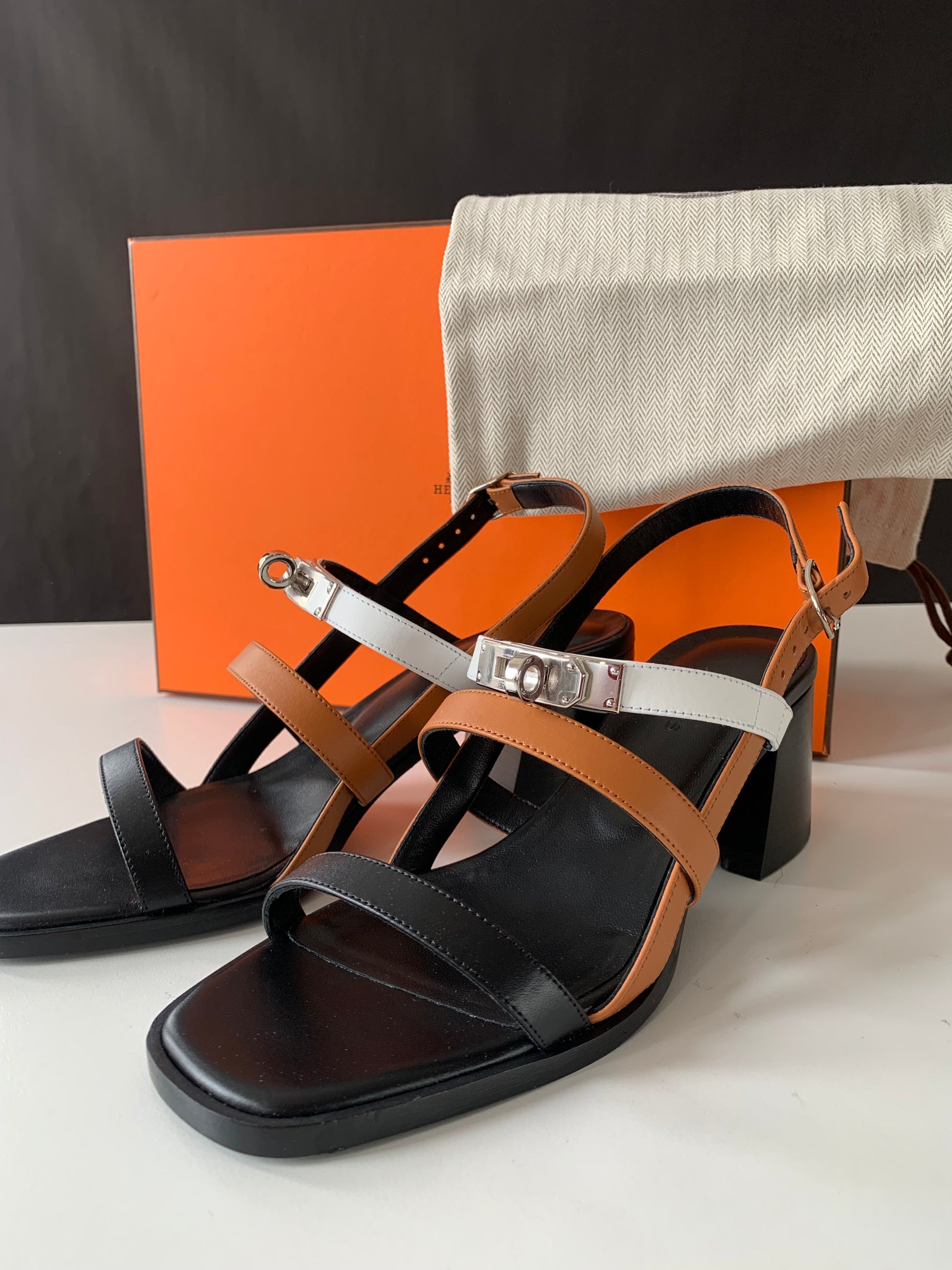 Hermès Eve Sandals 36