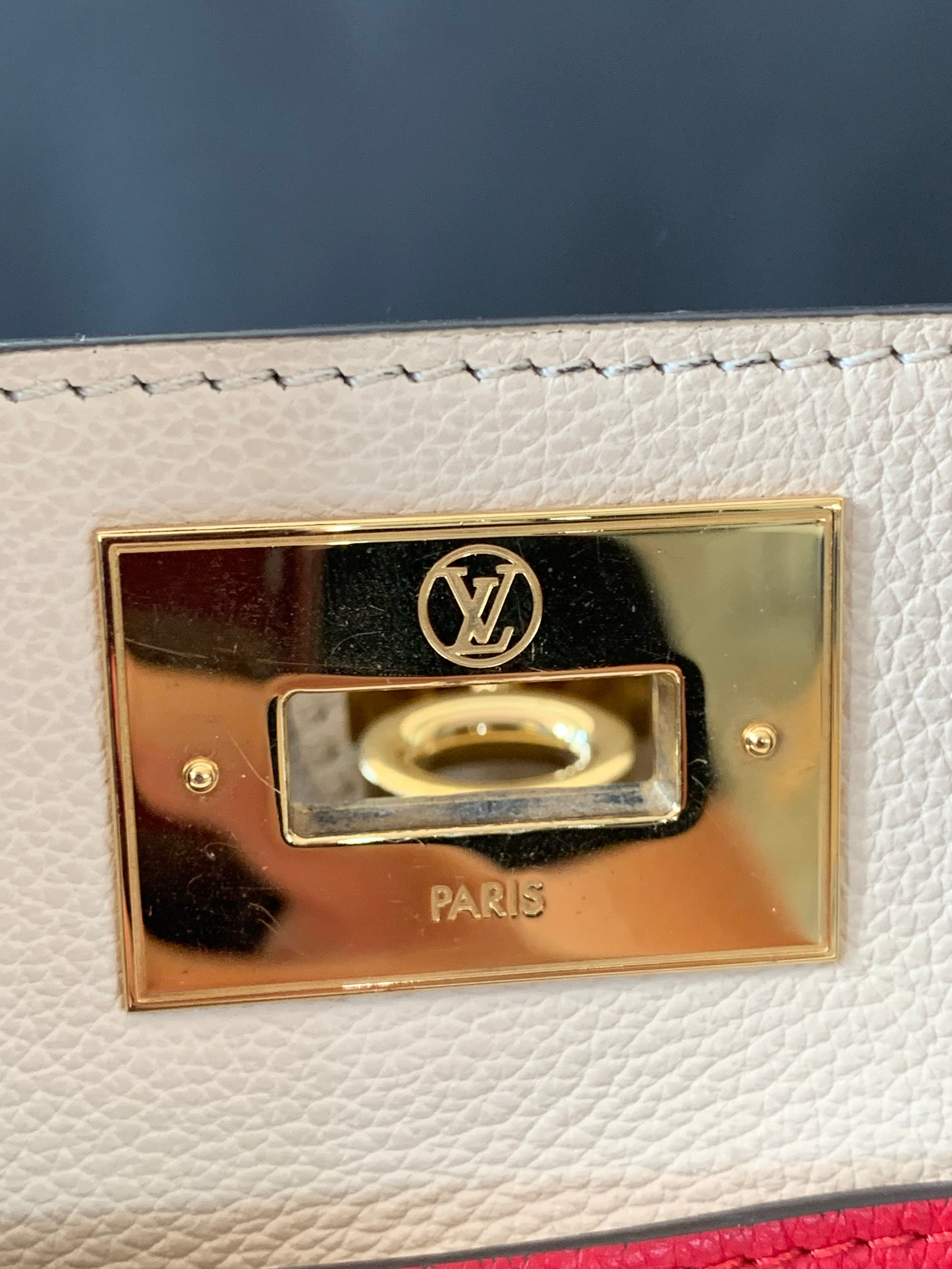 Louis Vuitton On My Side Monogram