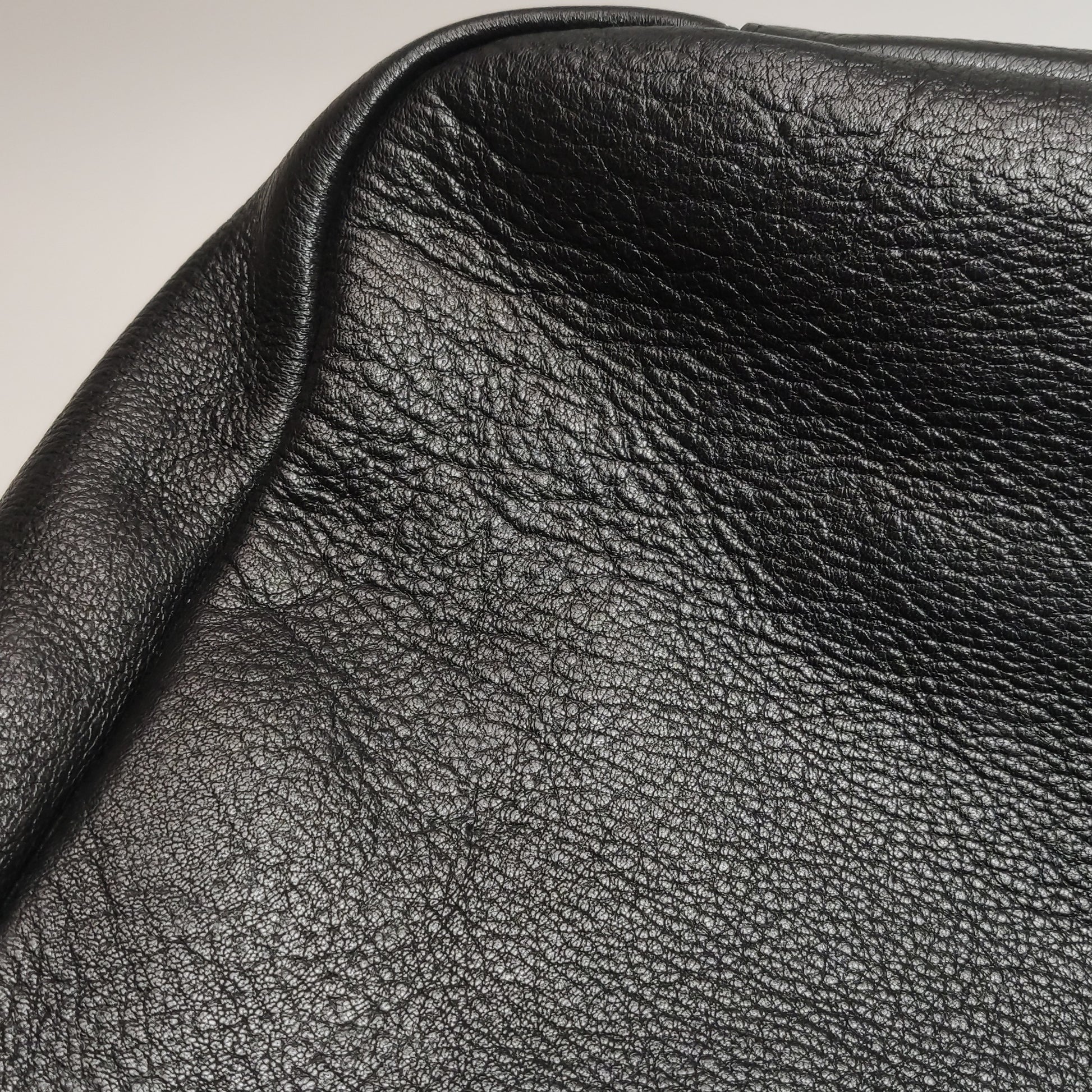 Saint Laurent Le 5 À 7 Bea Tote Black