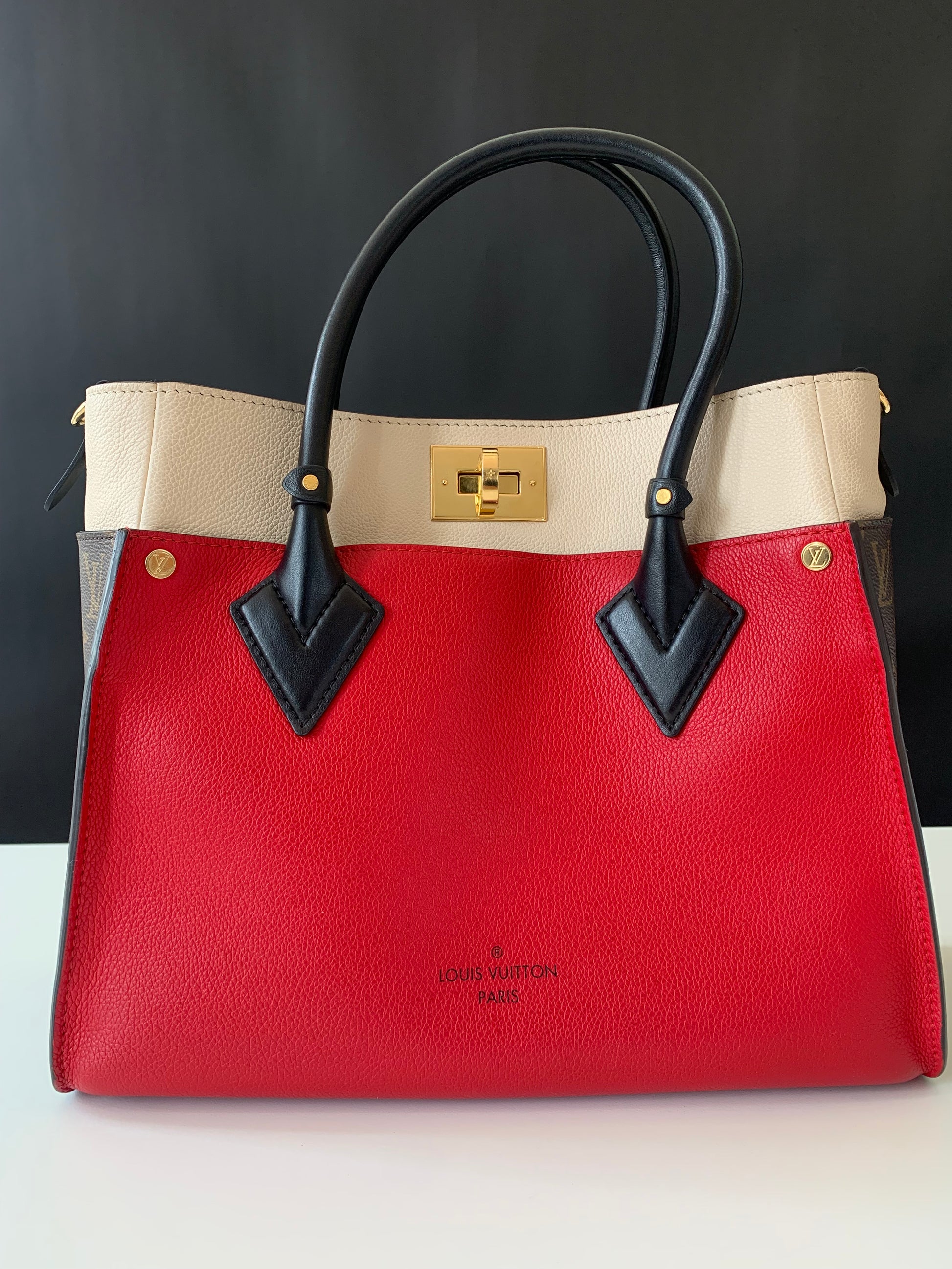 Louis Vuitton On My Side Monogram