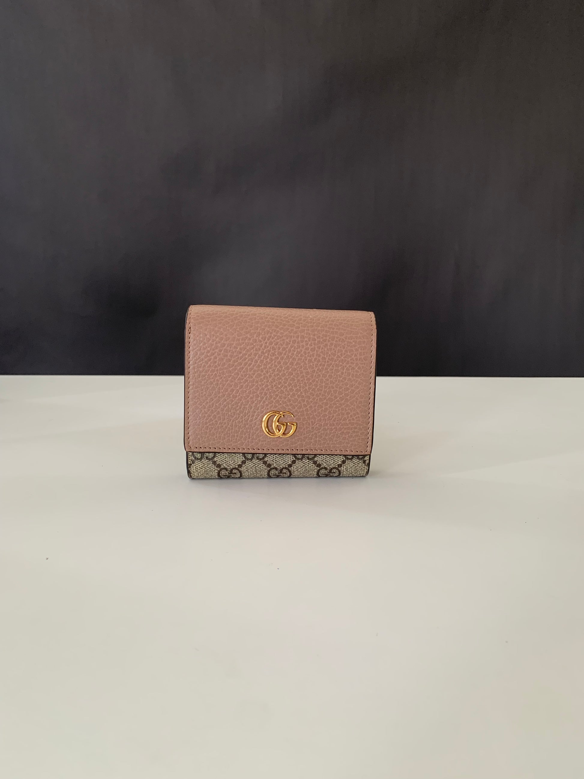 Gucci GG Supreme Monogram Medium GG Marmont Card Case