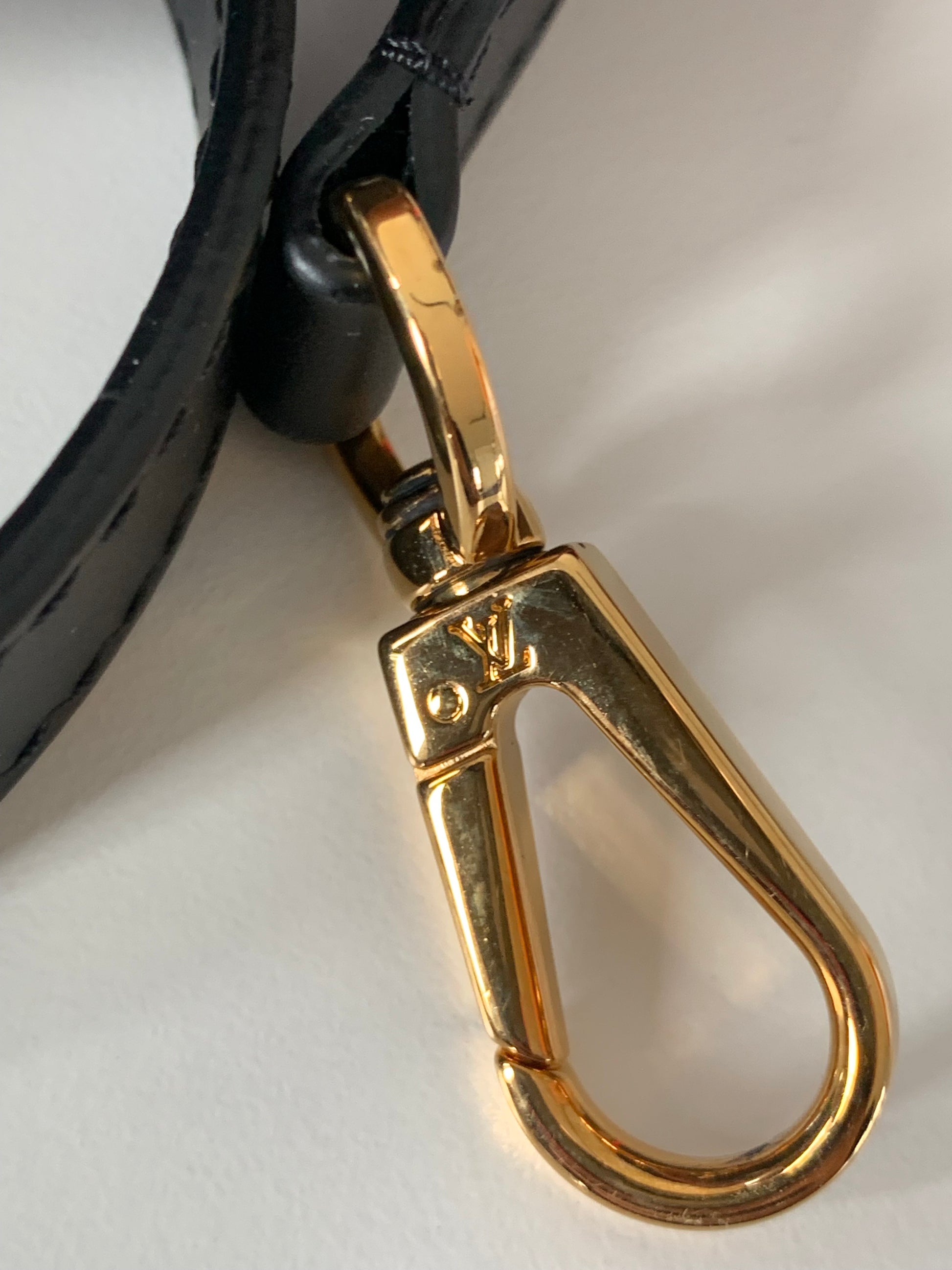 Louis Vuitton On My Side Monogram