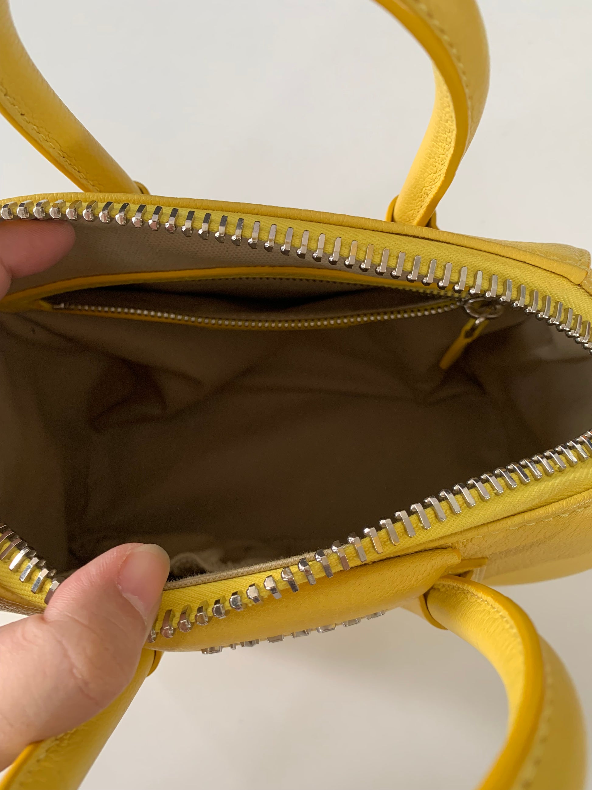 Givenchy Antigona Mini