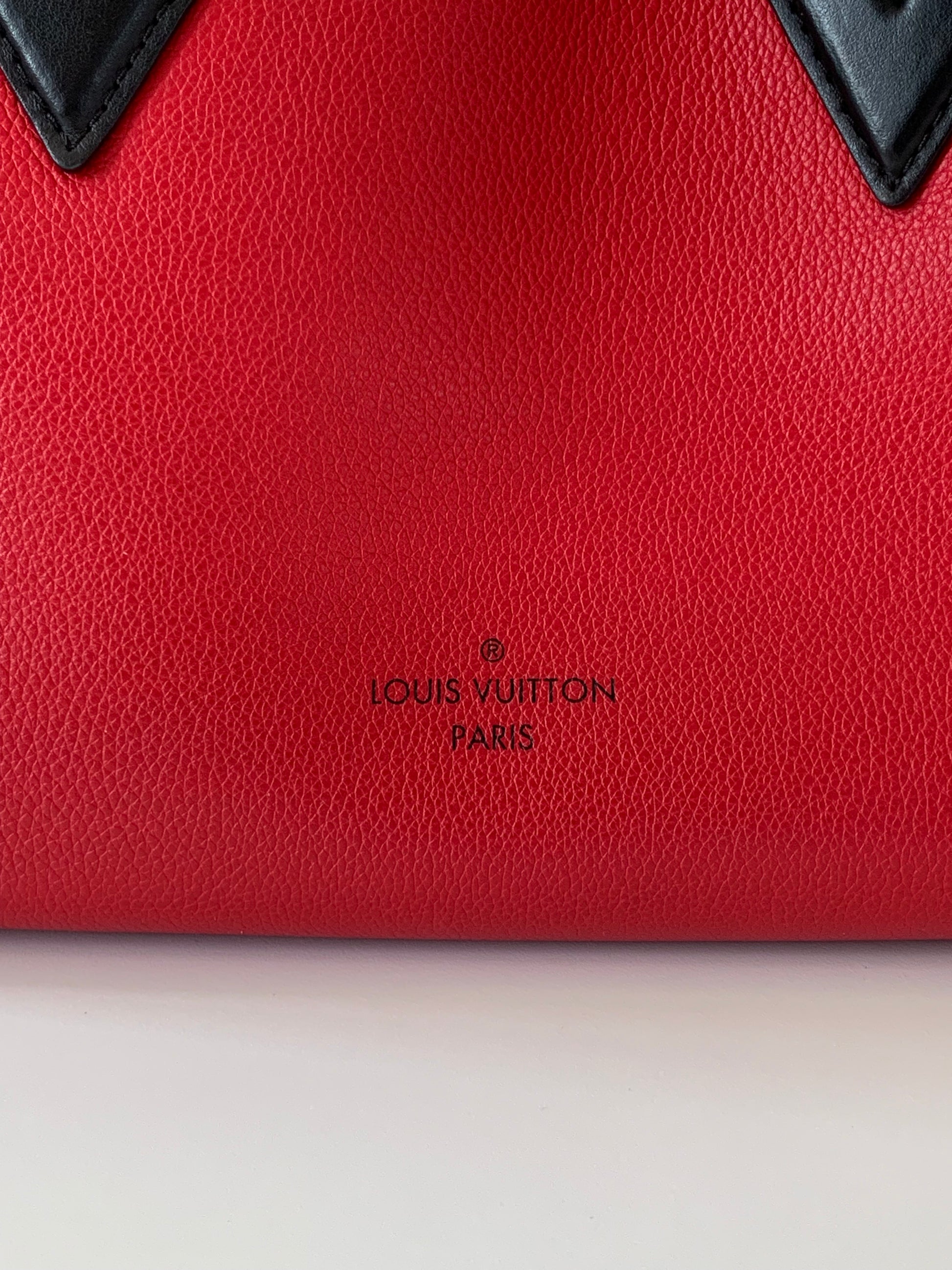 Louis Vuitton On My Side Monogram