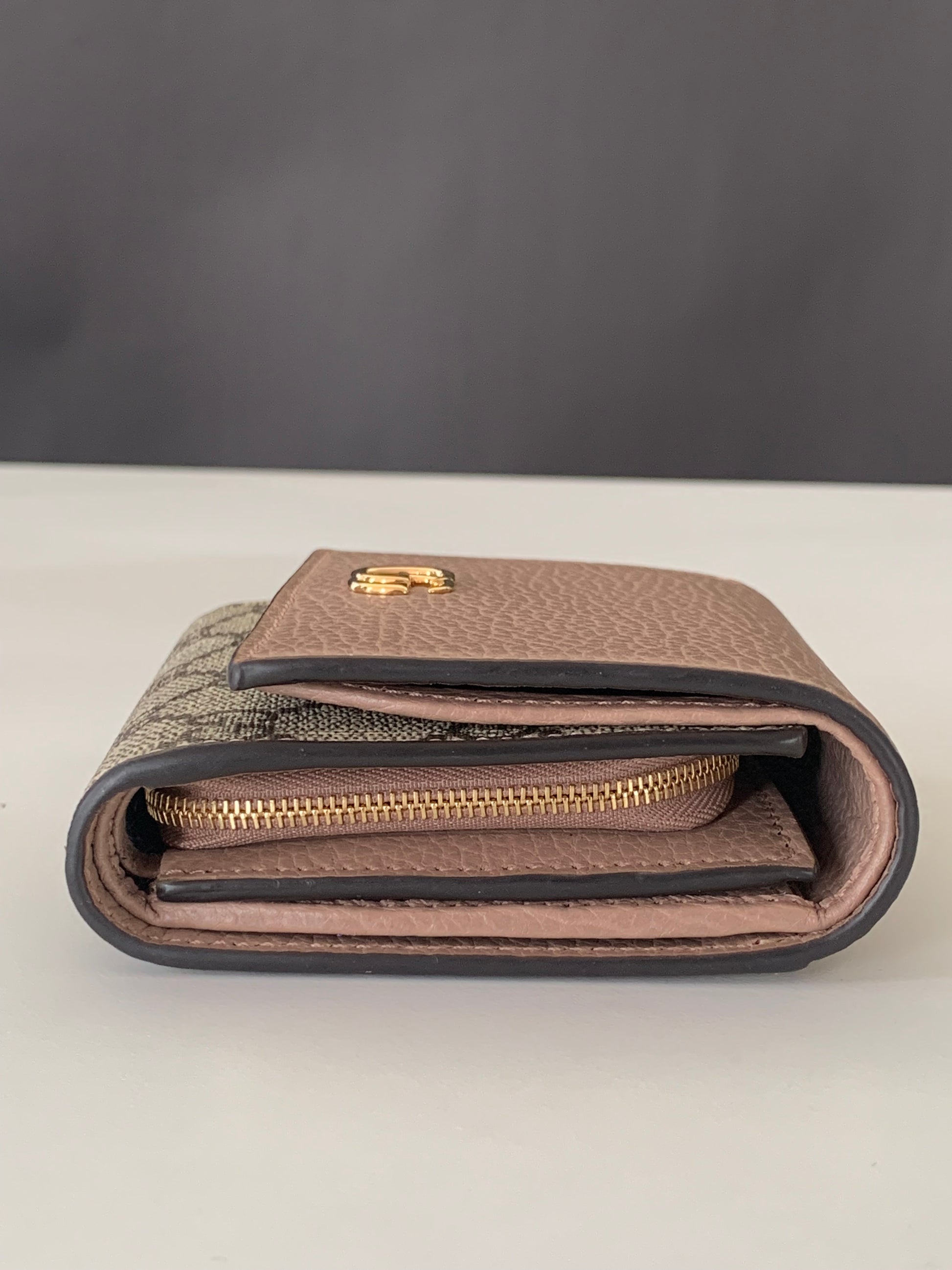 Gucci GG Supreme Monogram Medium GG Marmont Card Case