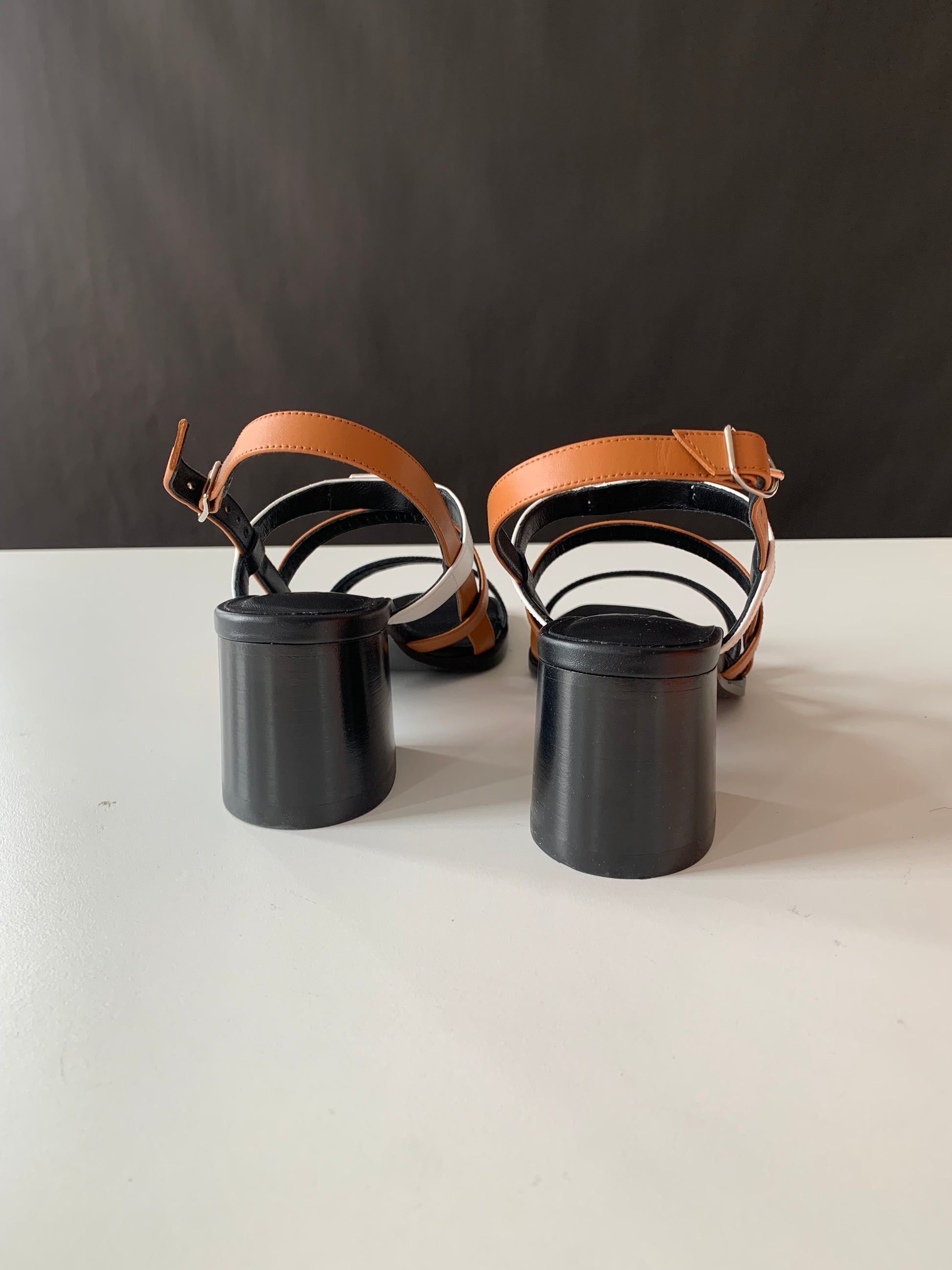 Hermès Eve Sandals 36