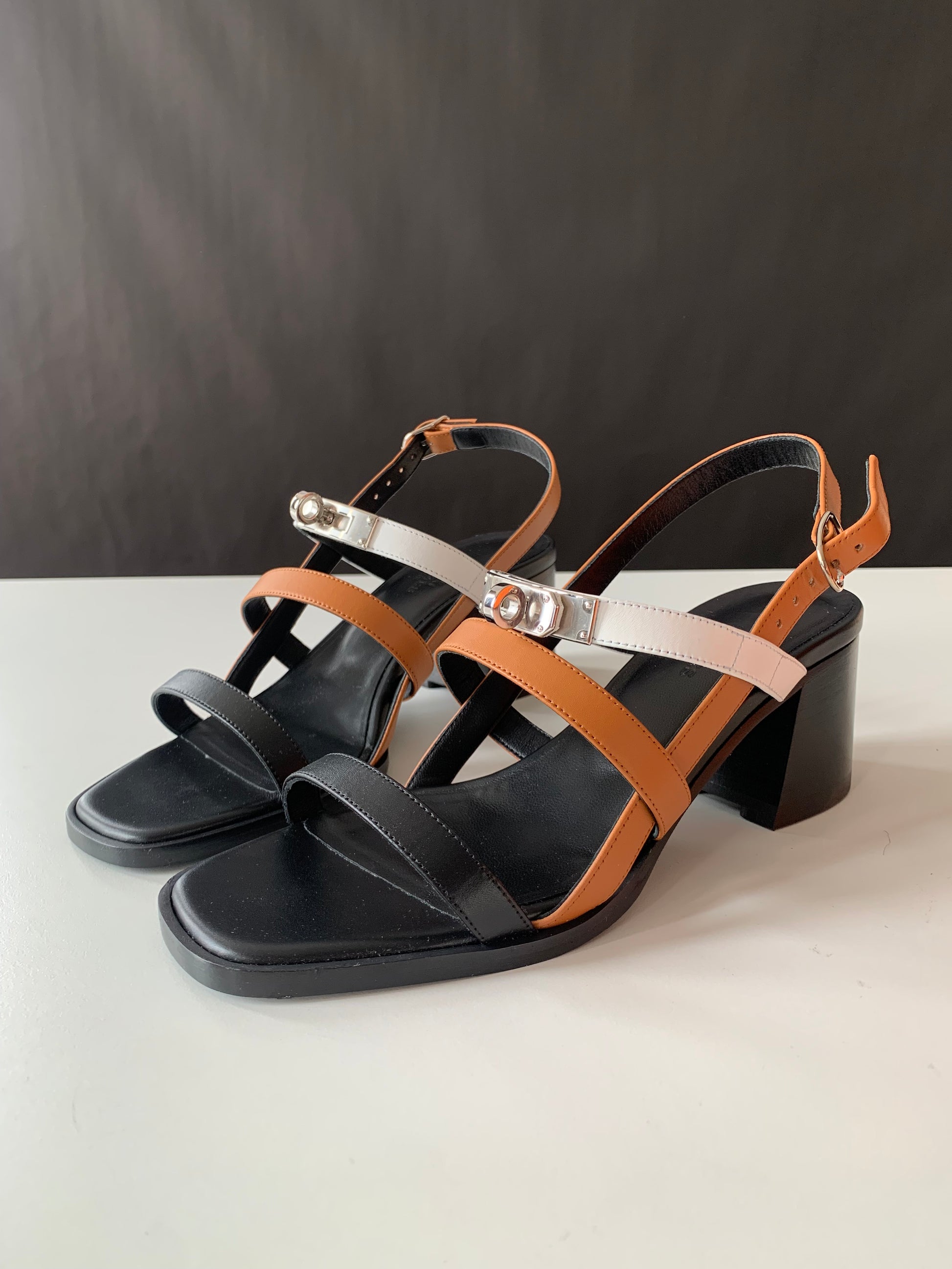 Hermès Eve Sandals 36