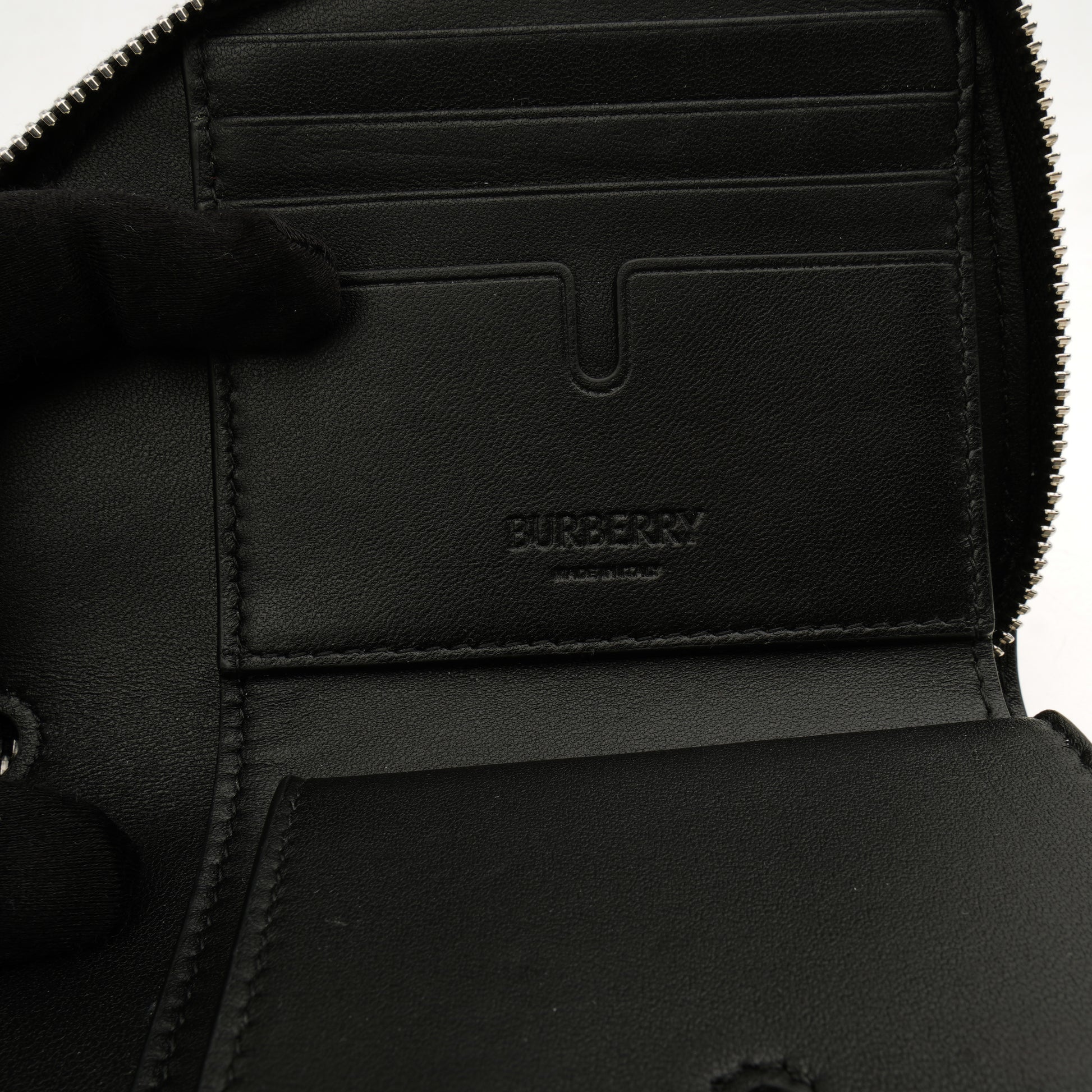 Burberry Shield Curved Zip Wallet Black