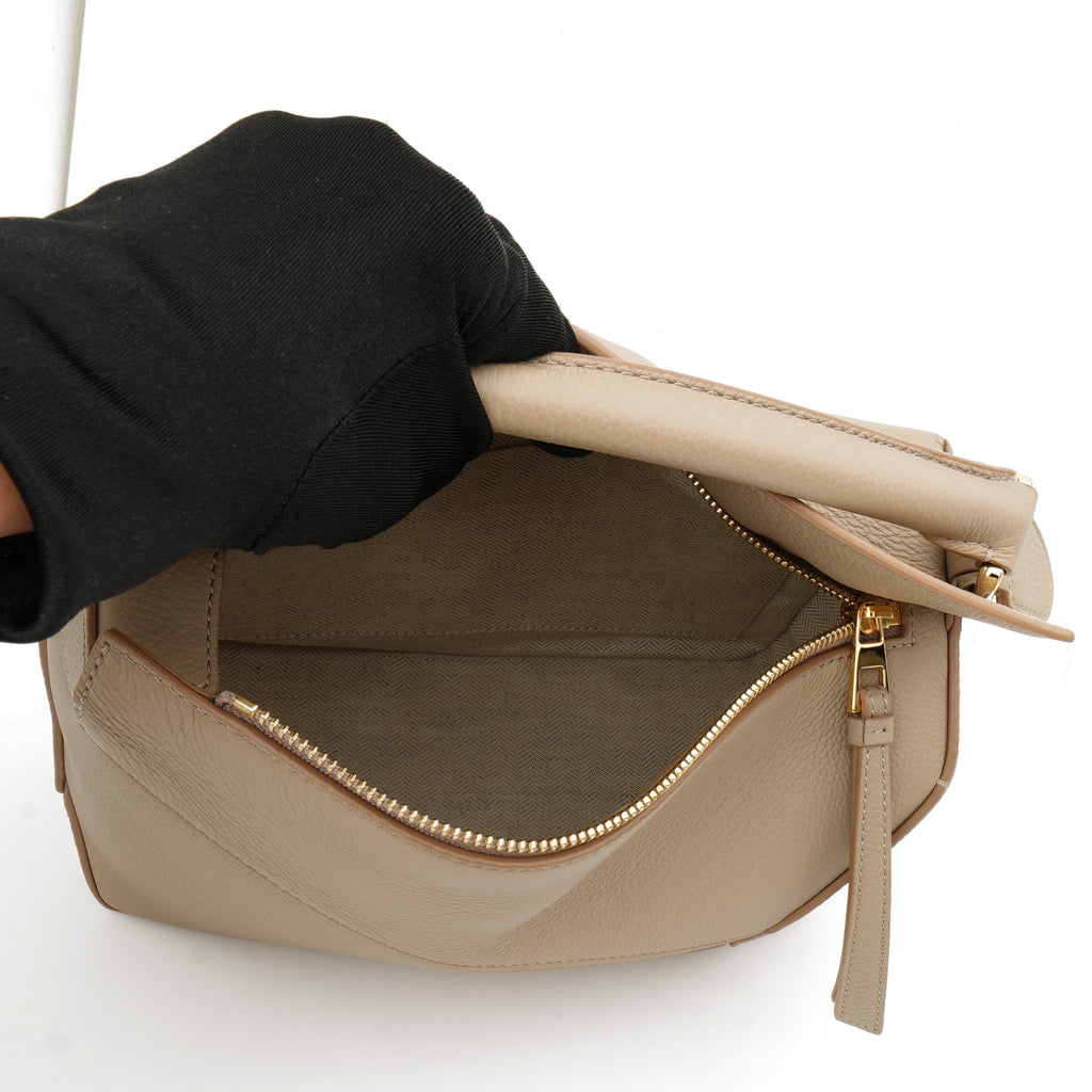 Loewe Puzzle Edge Sand Small