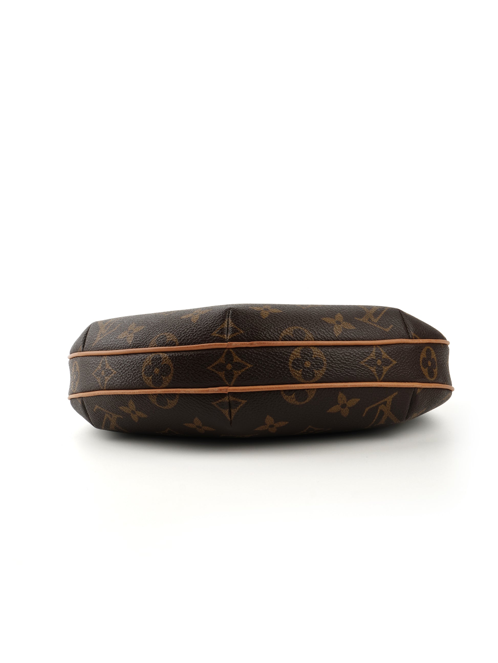 Louis Vuitton Croissant PM