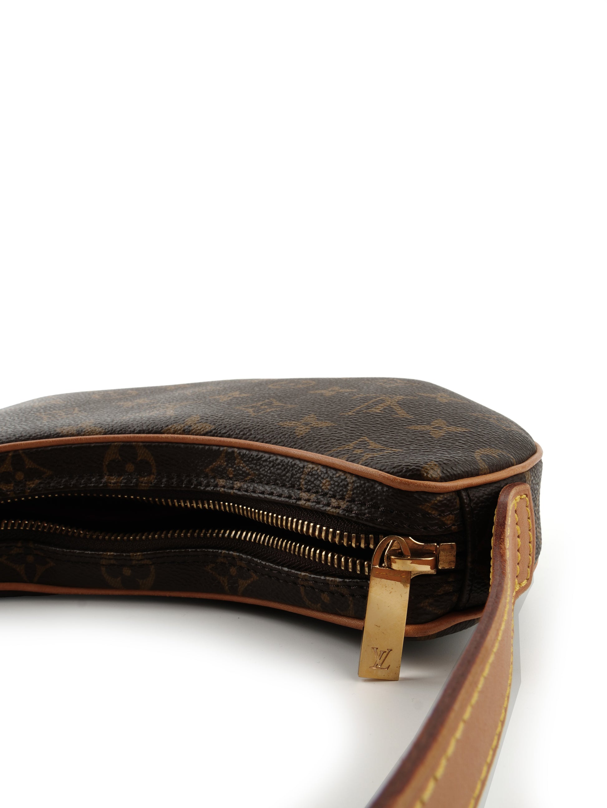 Louis Vuitton Croissant PM