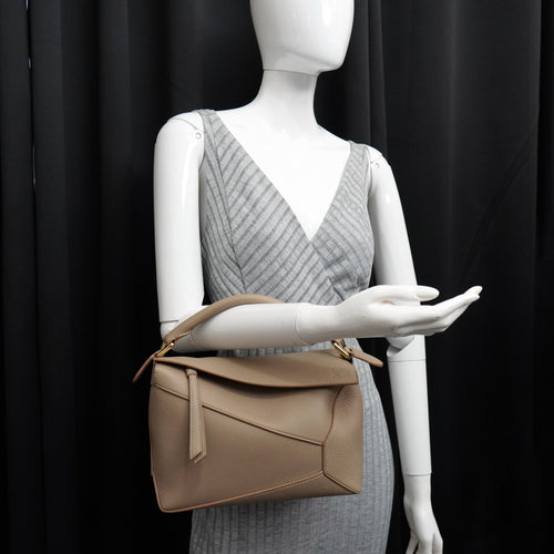 Loewe Puzzle Edge Sand Small