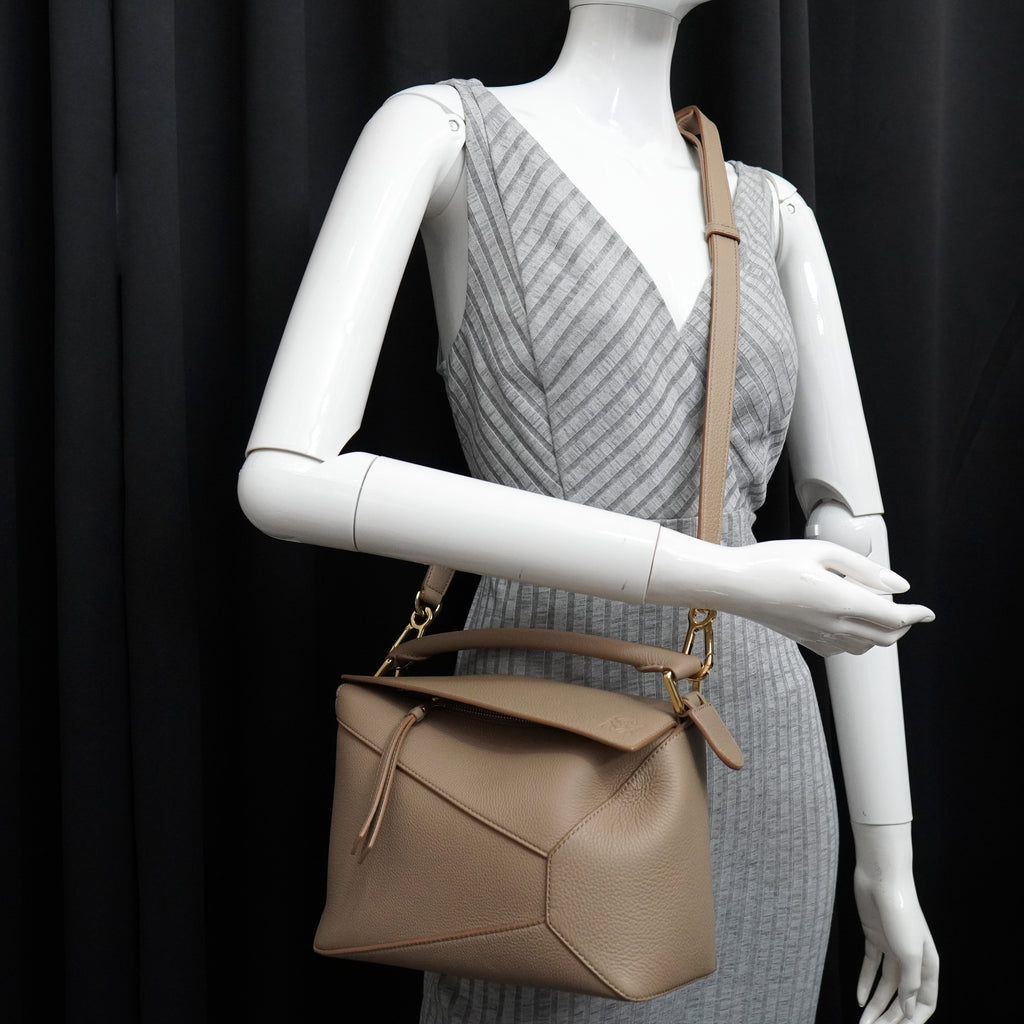 Loewe Puzzle Edge Sand Small