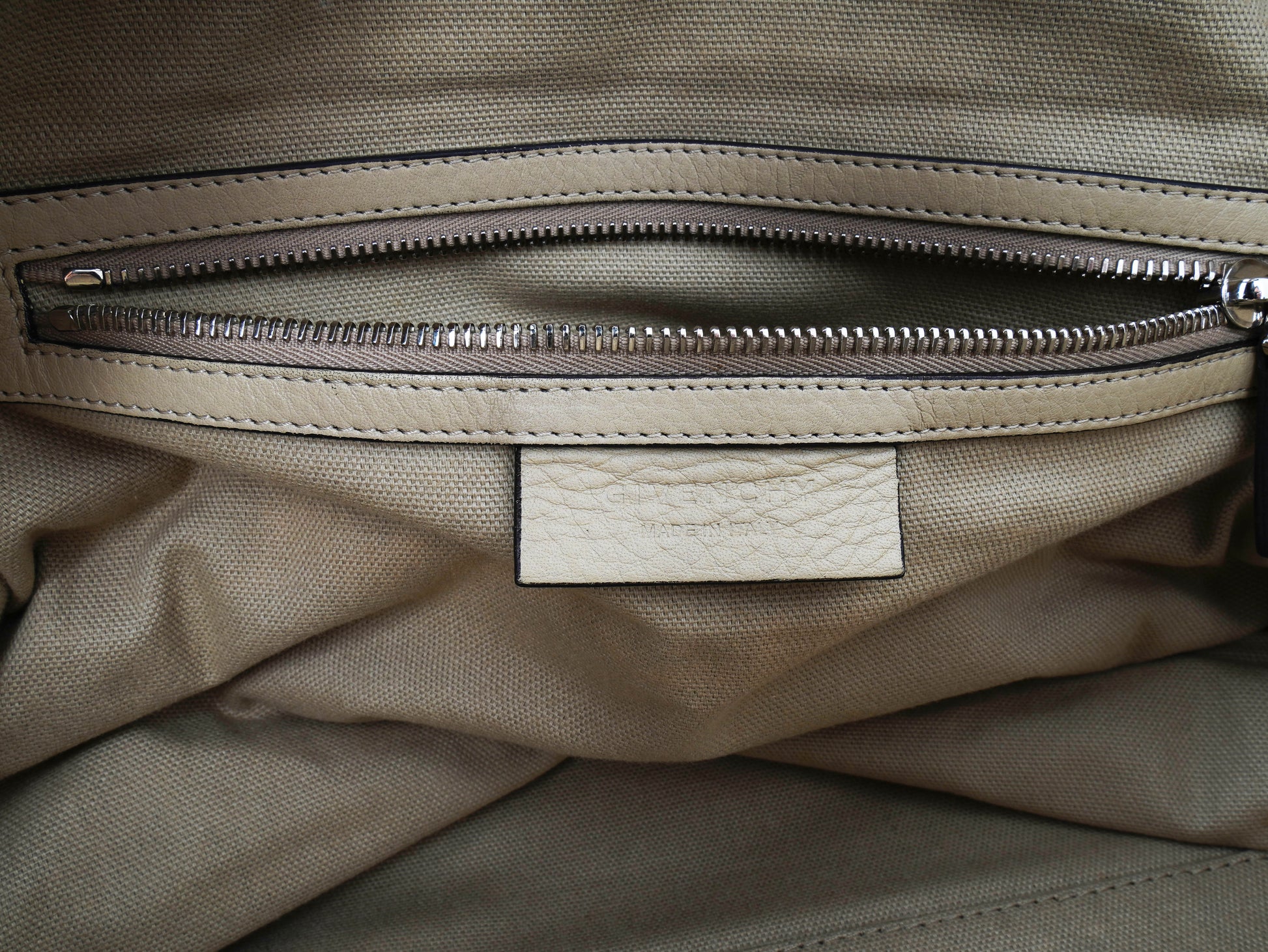 Givenchy Nightingale Medium