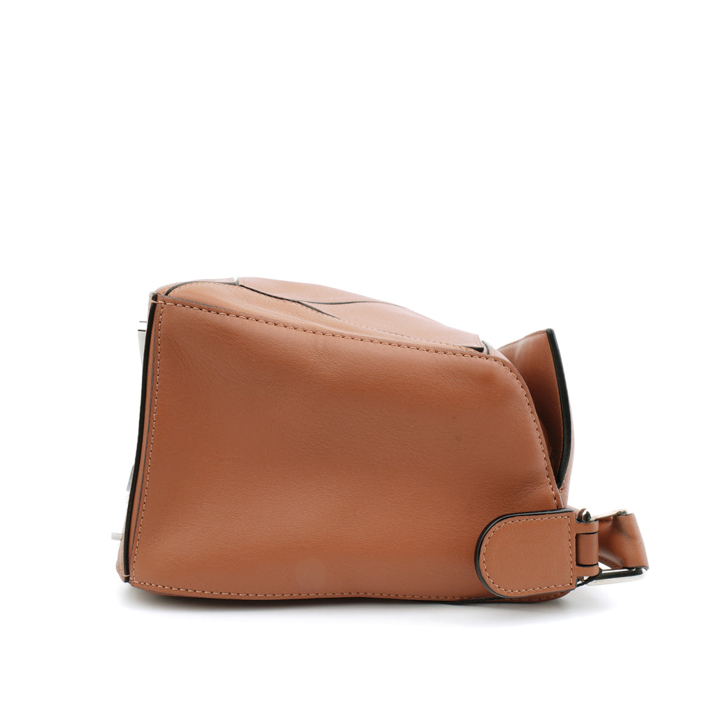Loewe Puzzle Medium Tan Classic Calfskin