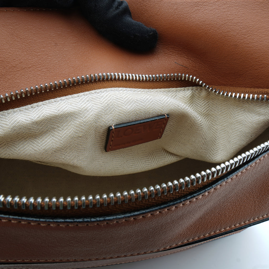 Loewe Puzzle Medium Tan Classic Calfskin