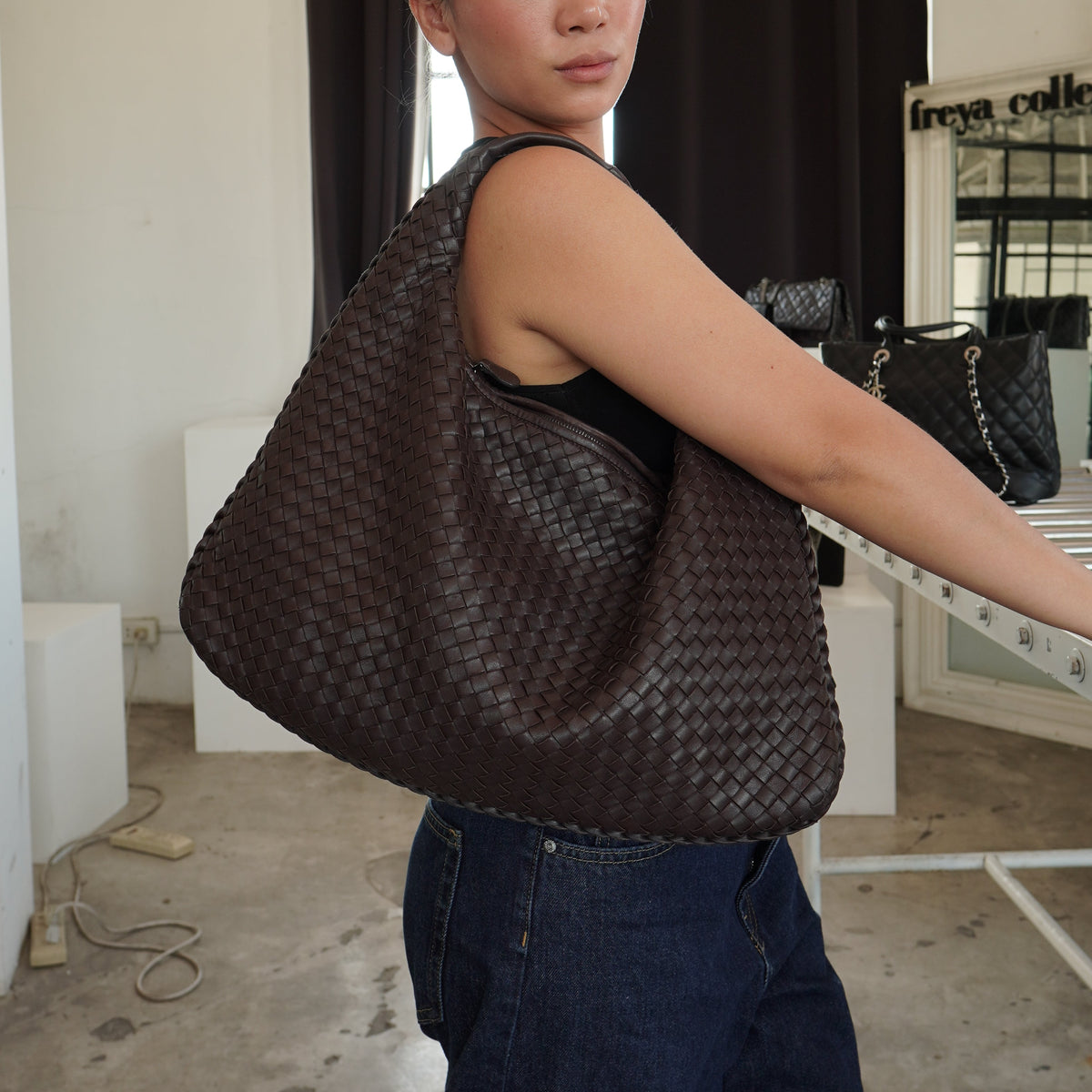 Bottega Veneta Intrecciato Hobo Large Dark Brown
