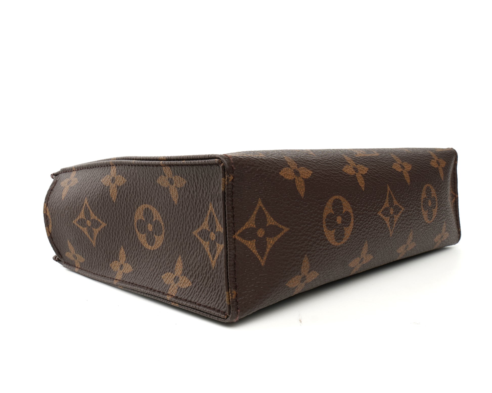 Louis Vuitton Toiletry 19