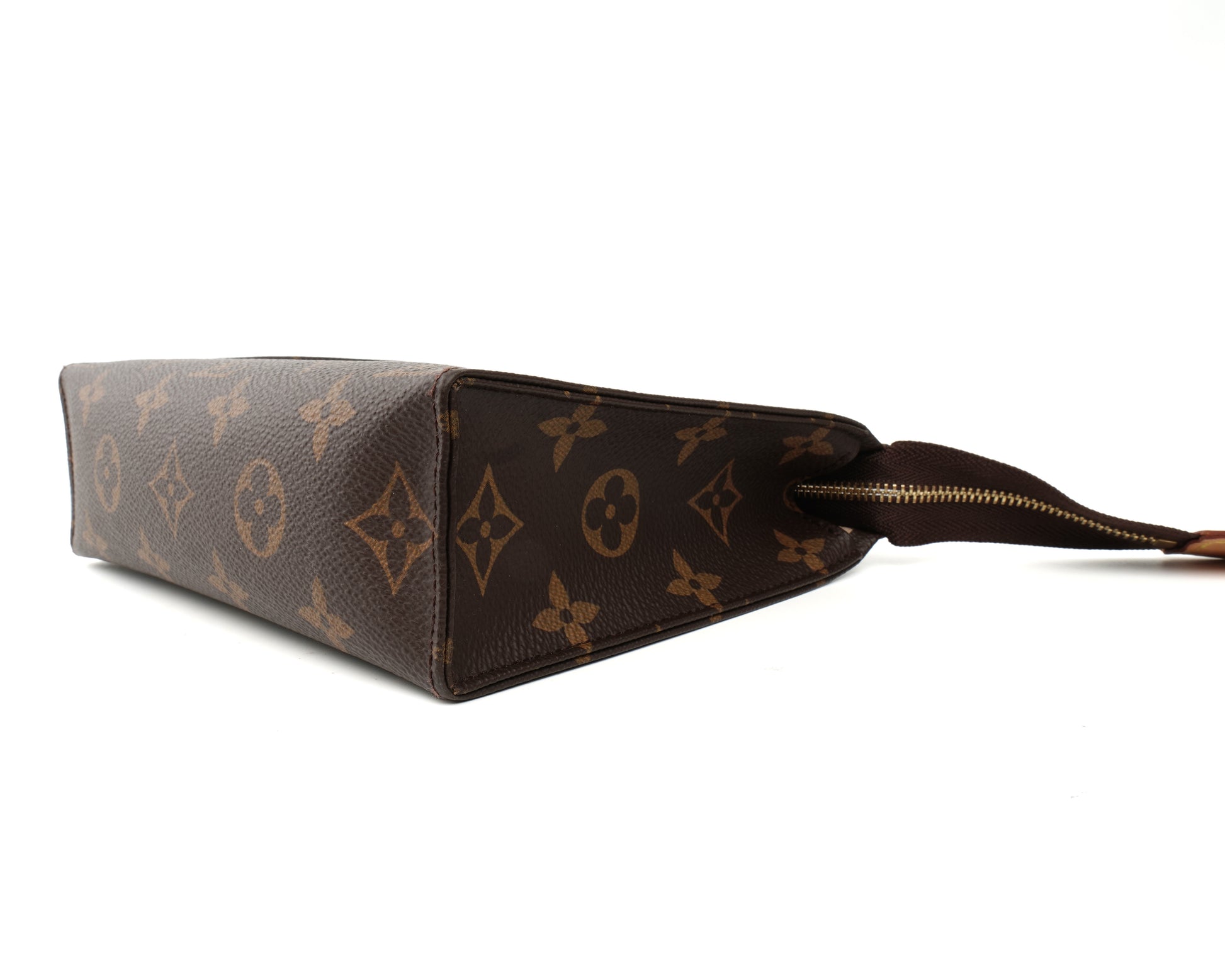 Louis Vuitton Toiletry 19