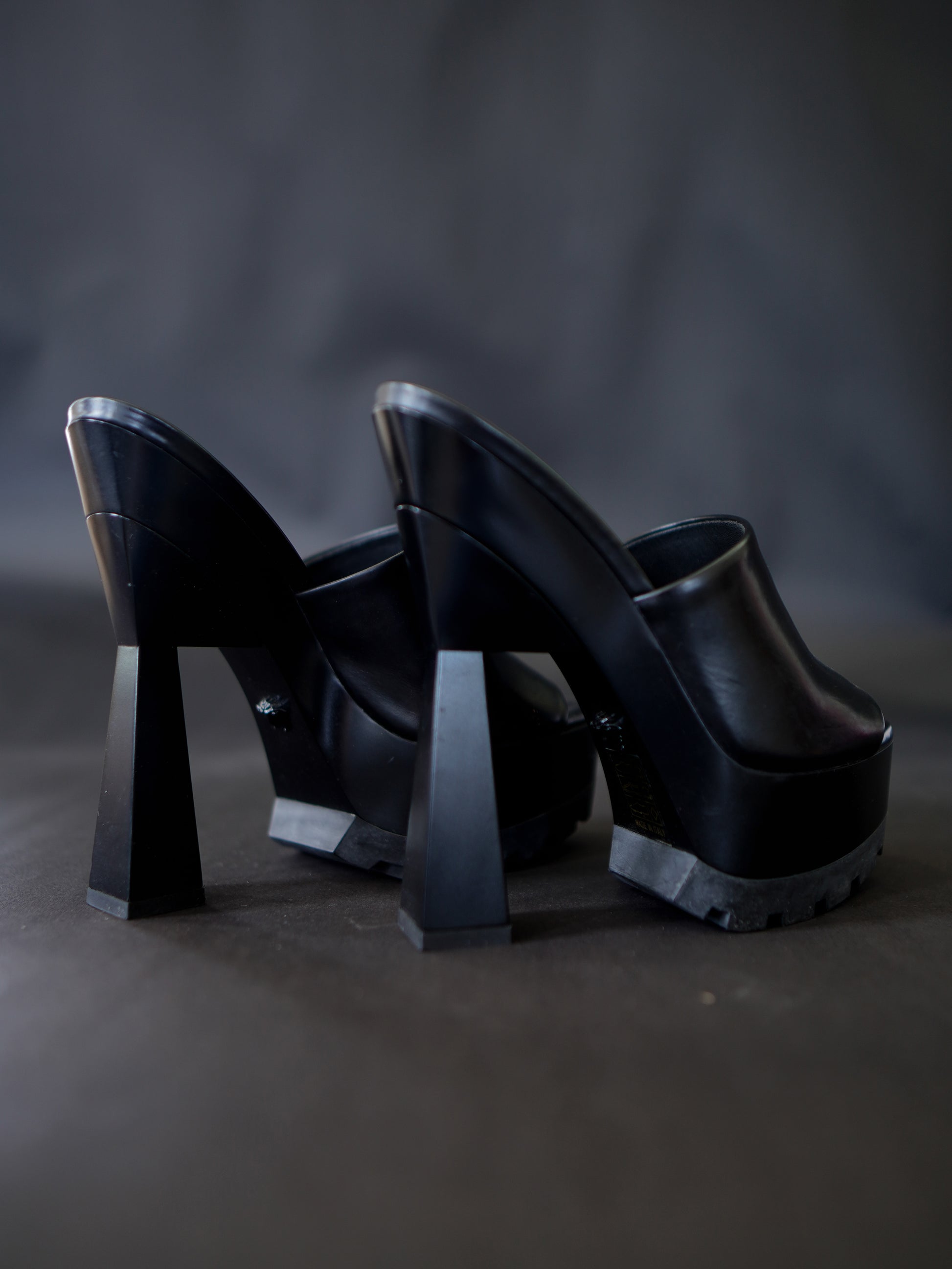 Versace Donna Mules 37