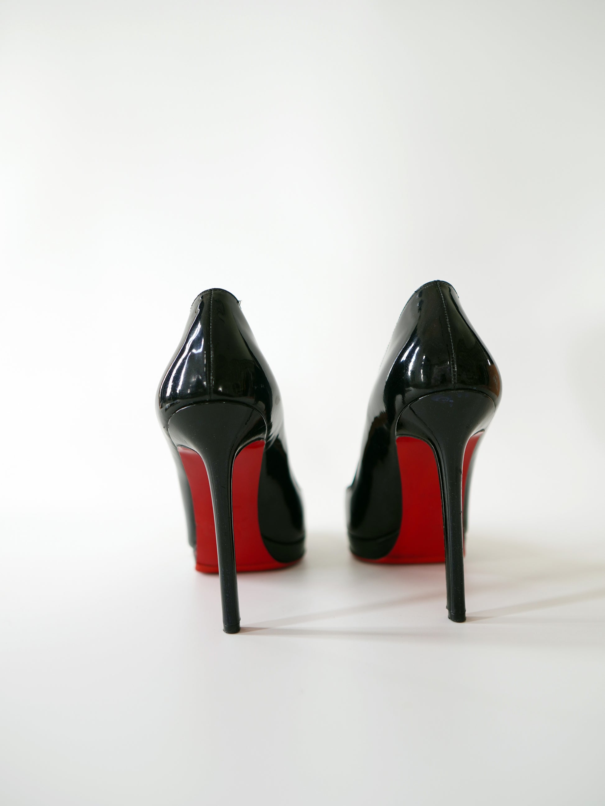 Christian Louboutin Pigalle Plato Pumps Patent 38