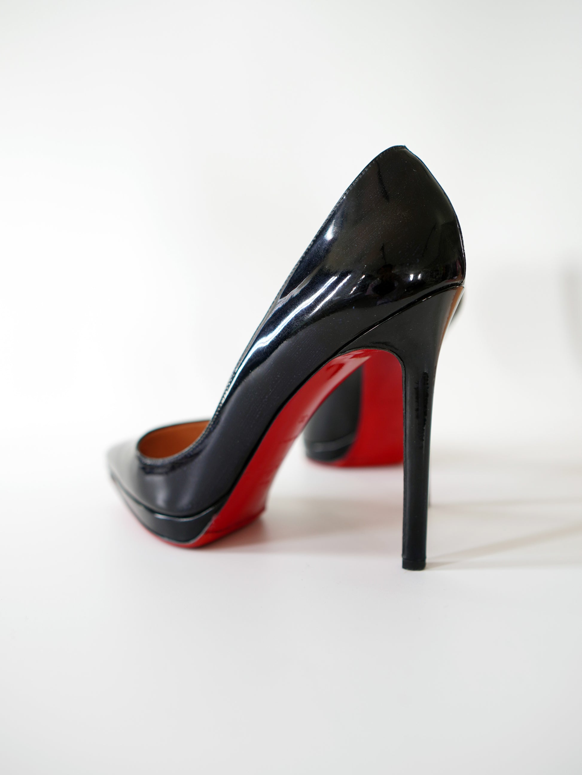 Christian Louboutin Pigalle Plato Pumps Patent 38