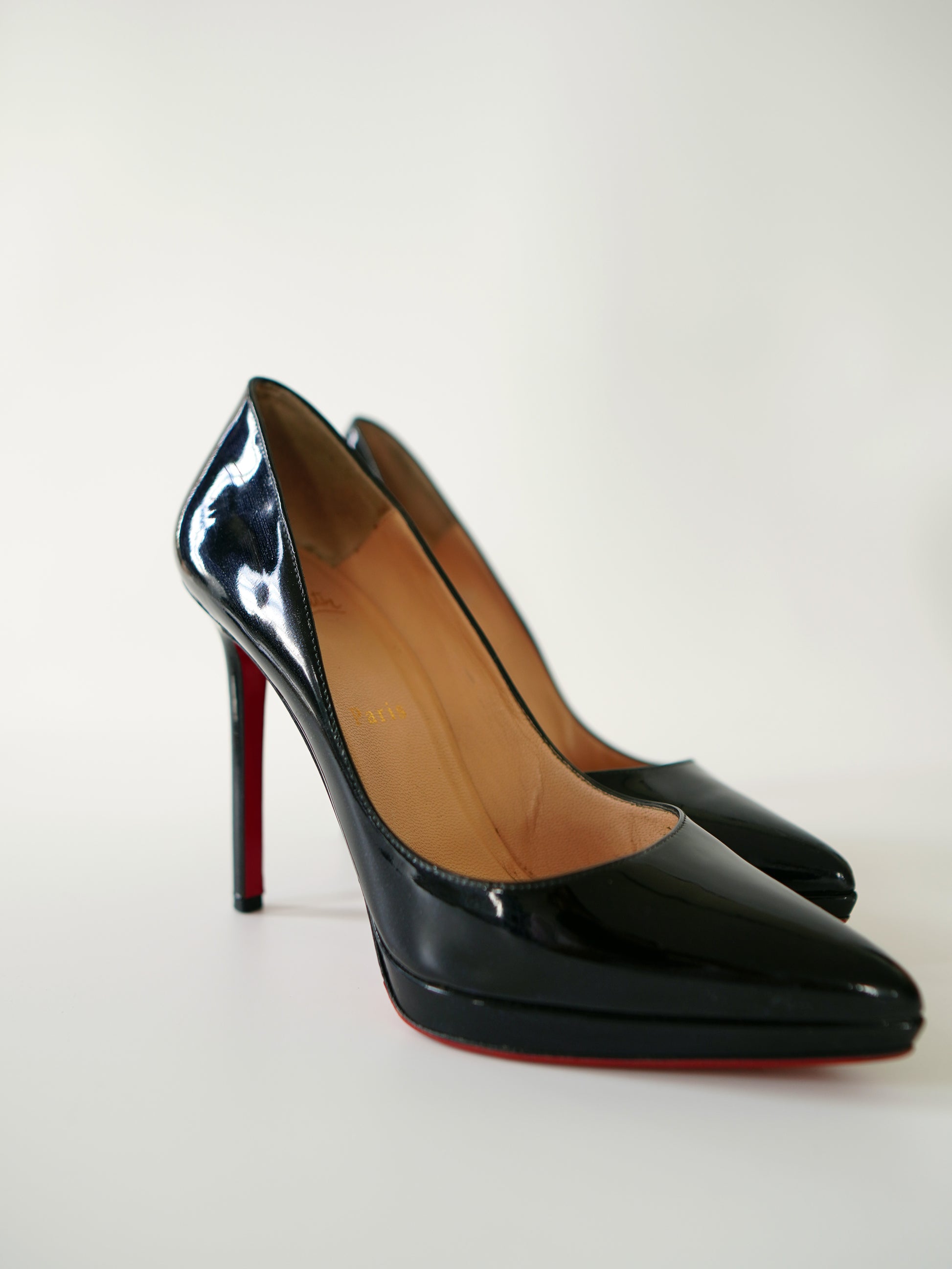 Christian Louboutin Pigalle Plato Pumps Patent 38