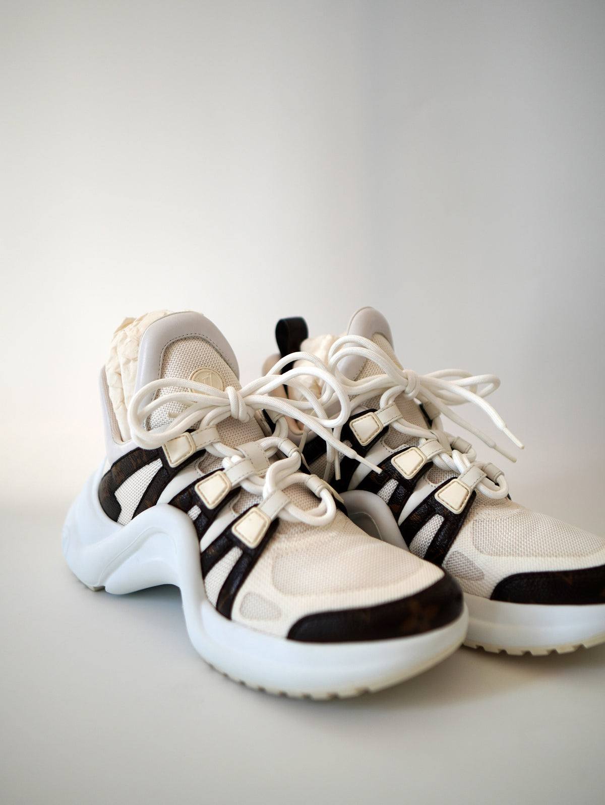 Louis Vuitton Archlight Sneakers 37.5