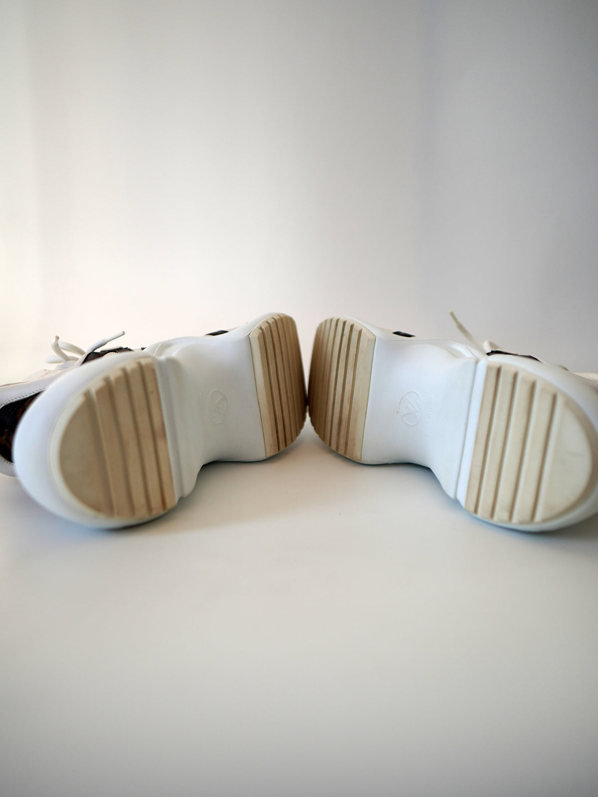 Louis Vuitton Archlight Sneakers 37.5