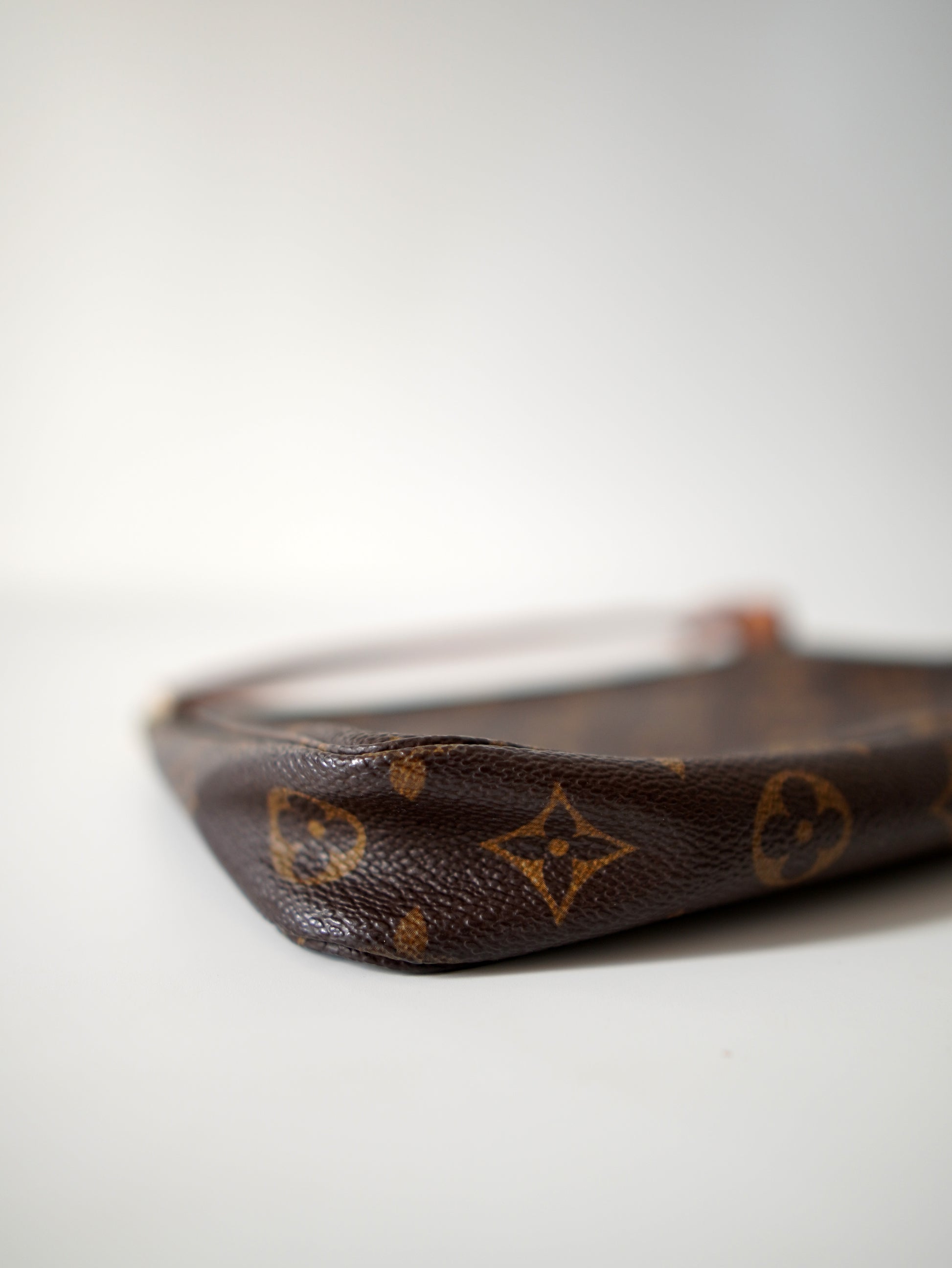 Louis Vuitton Pochette Monogram