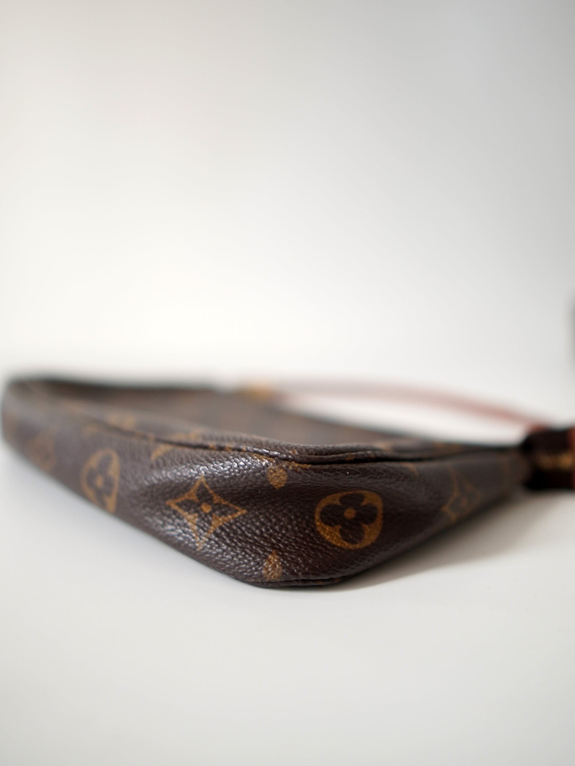 Louis Vuitton Pochette Monogram