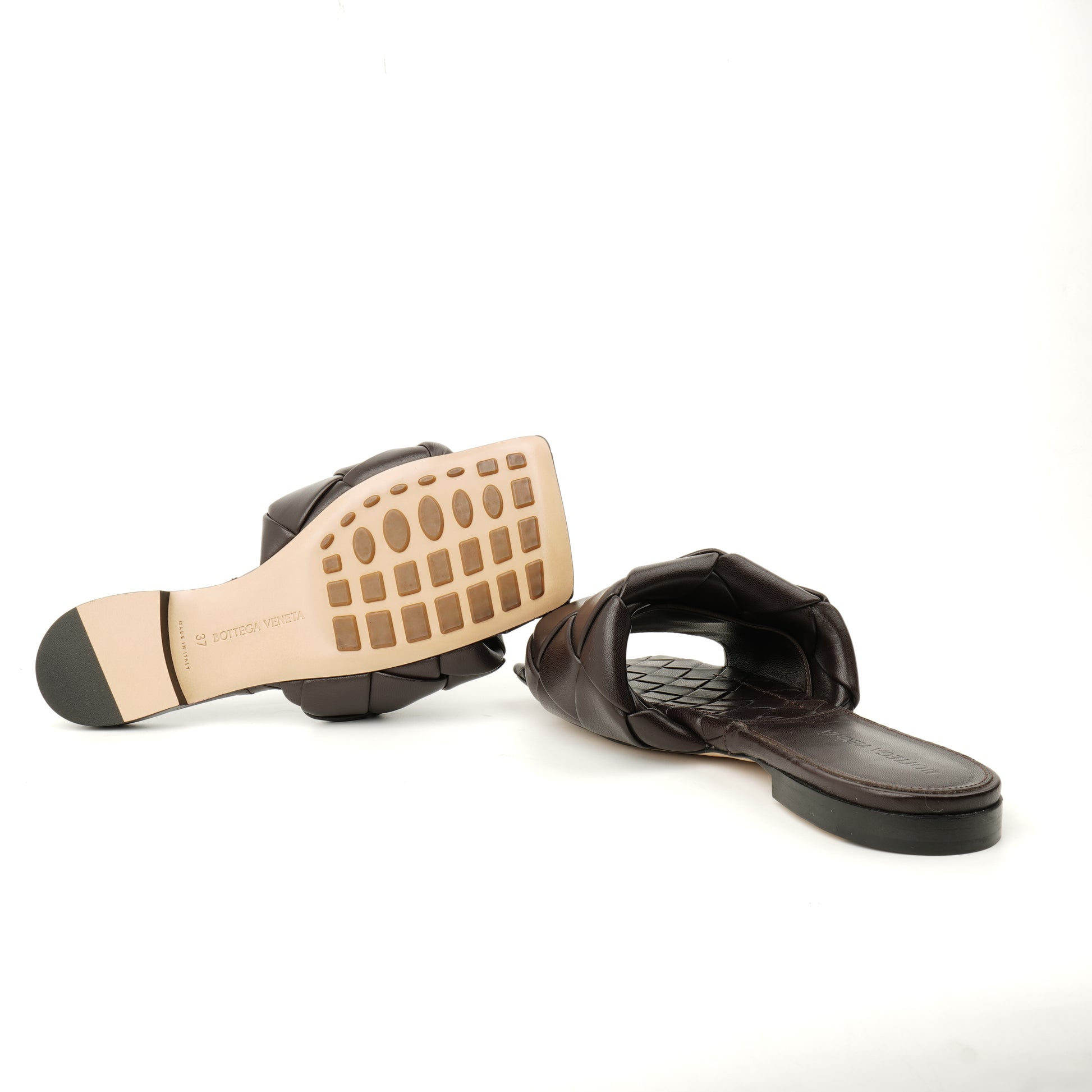 Bottega Veneta Lido Flats 37