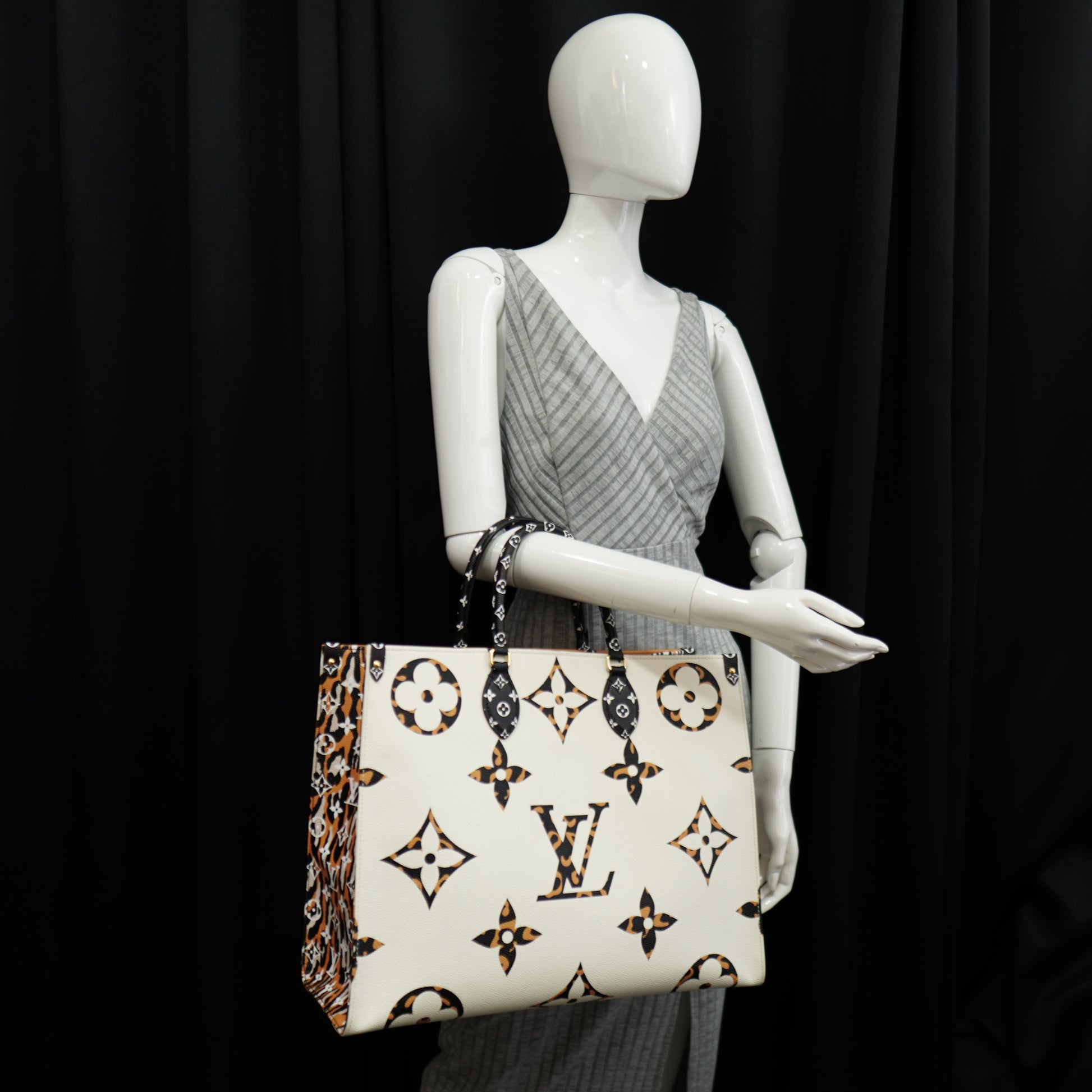 Louis Vuitton On The Go GM Monogram Giant Jungle