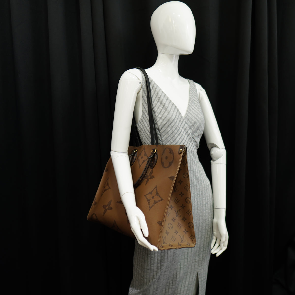 Louis Vuitton On The Go GM Reverse Tote