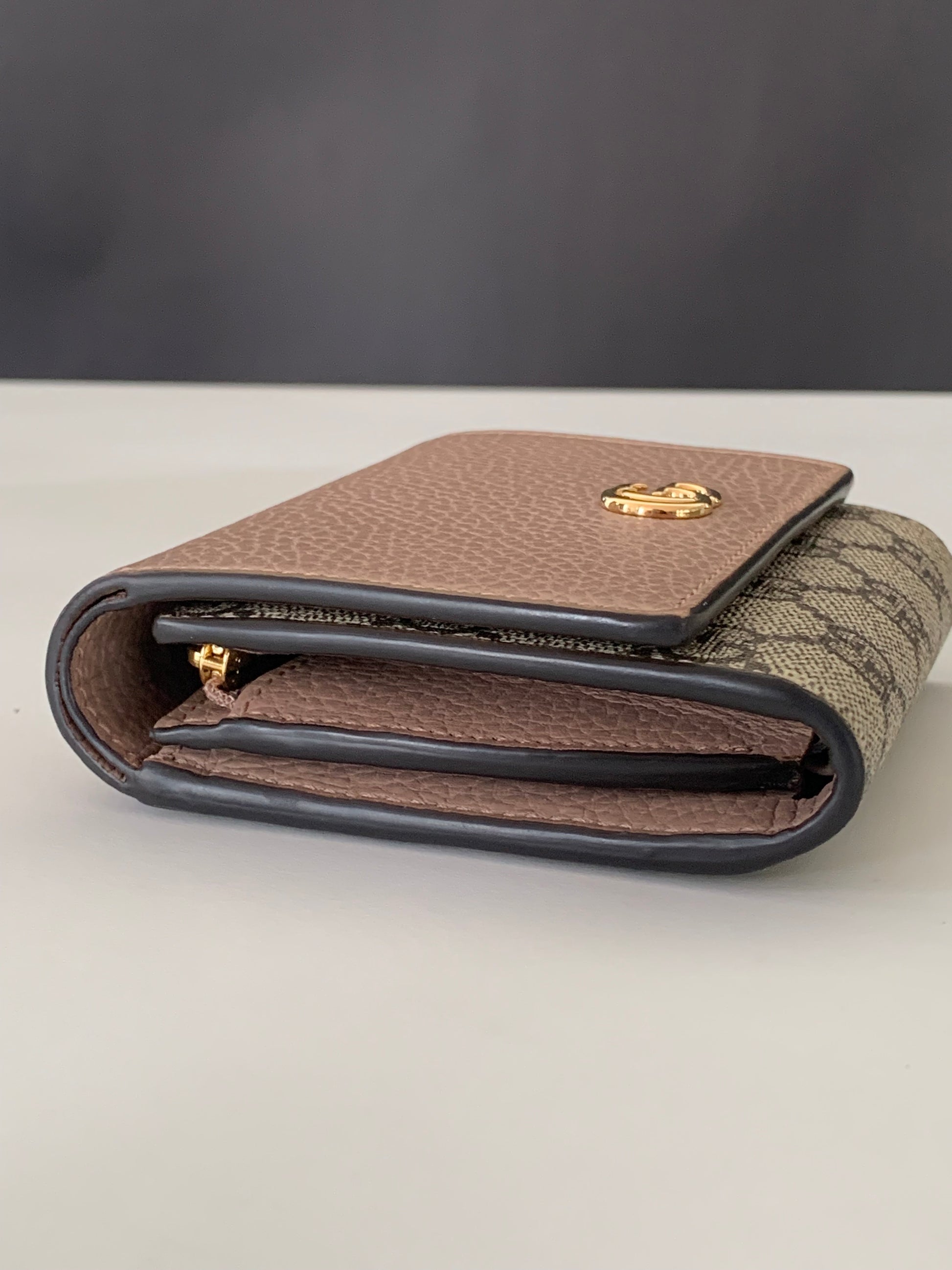 Gucci GG Supreme Monogram Medium GG Marmont Card Case