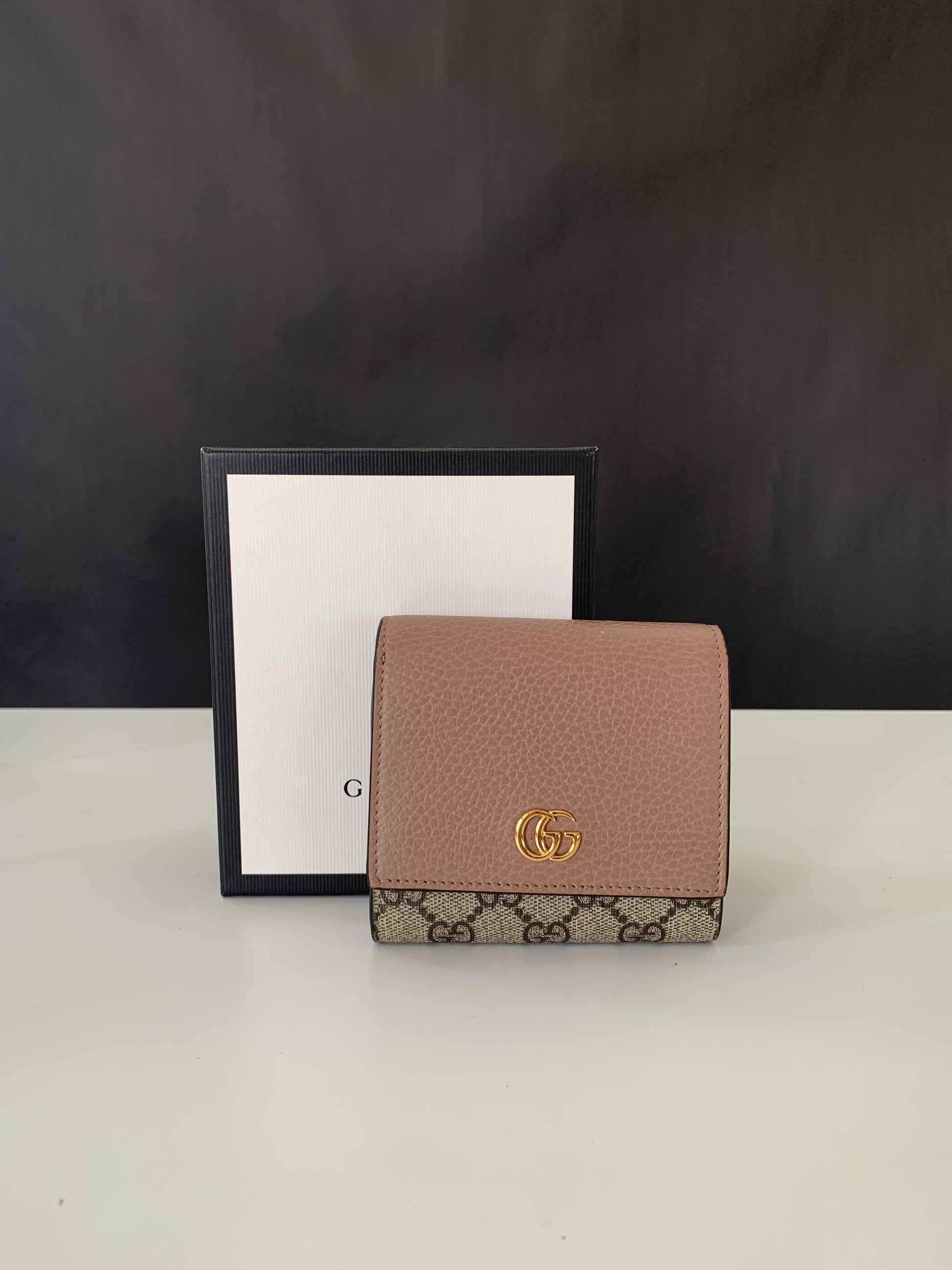 Gucci GG Supreme Monogram Medium GG Marmont Card Case