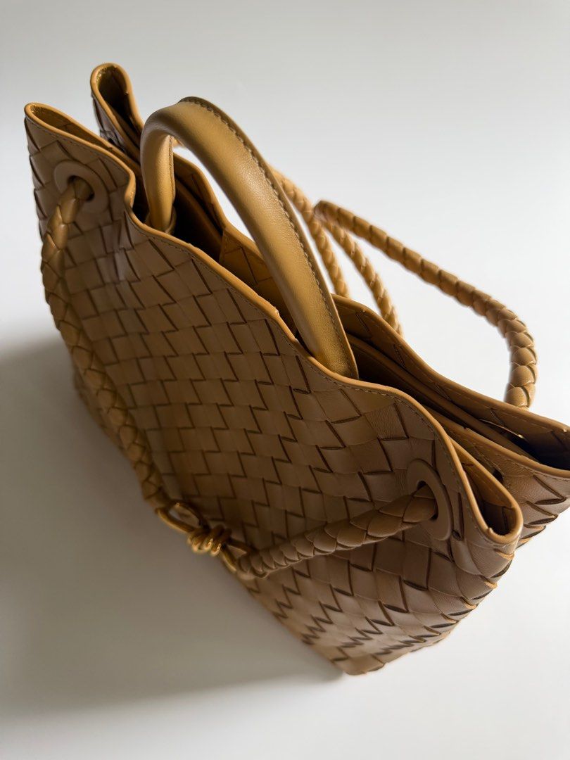 Bottega Veneta Andiamo Medium