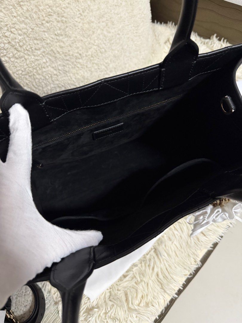 Dior Book Tote Medium Macrocannage