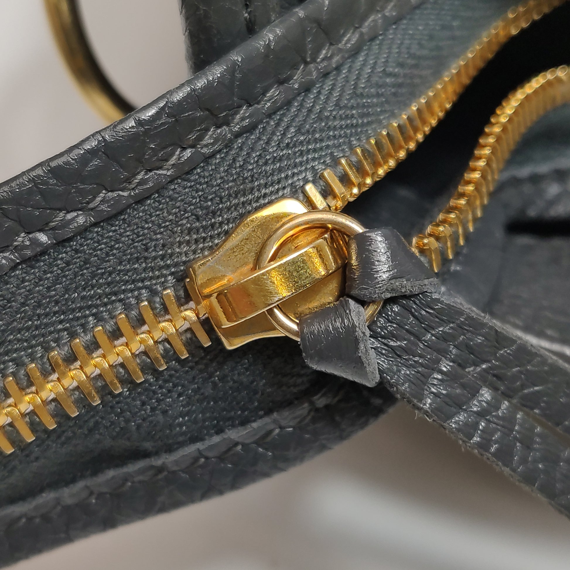Balenciaga Classic City Medium