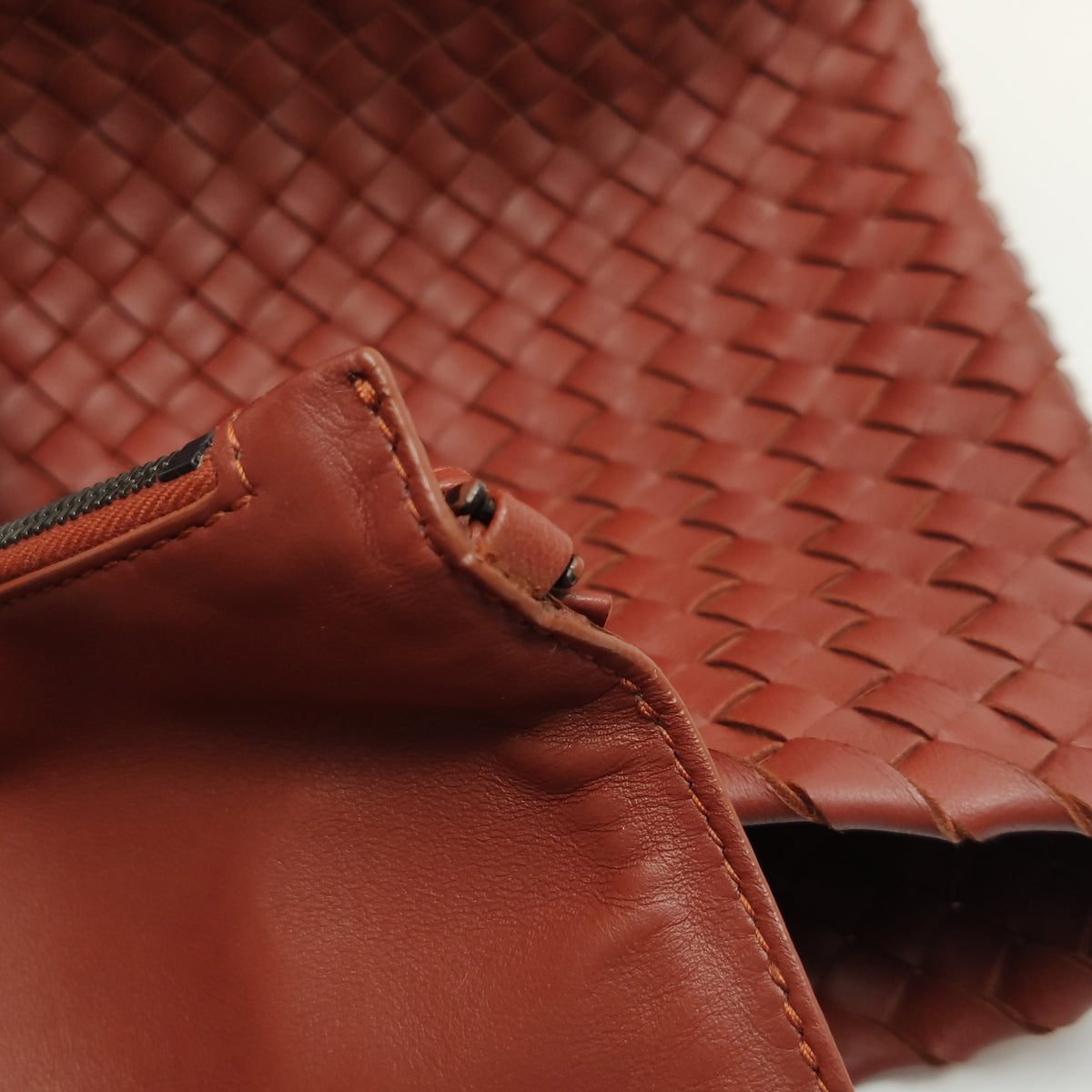 Bottega Veneta Cabat Medium Rust