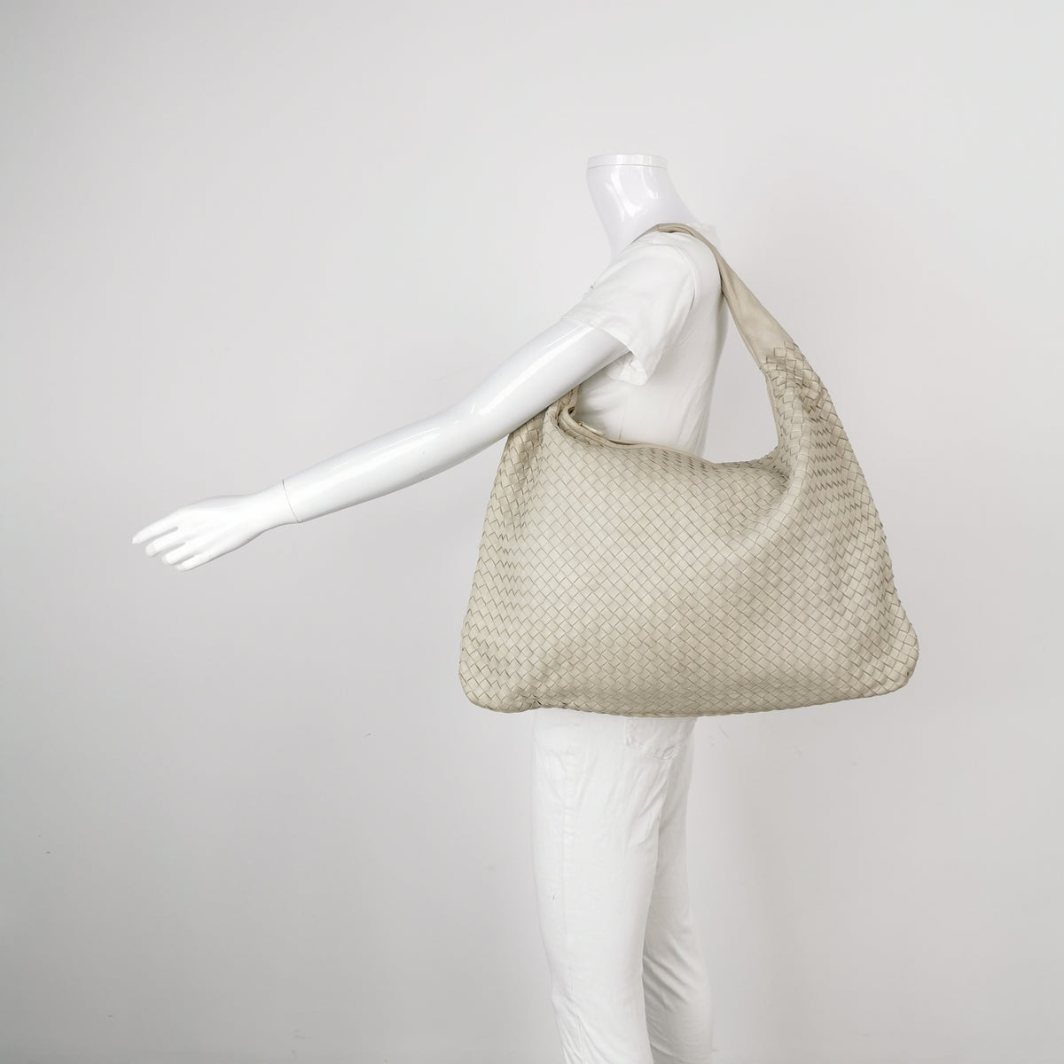 Bottega Veneta Intrecciato Hobo Off White 50cm