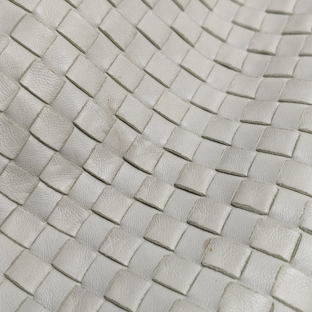 Bottega Veneta Intrecciato Hobo Off White 50cm