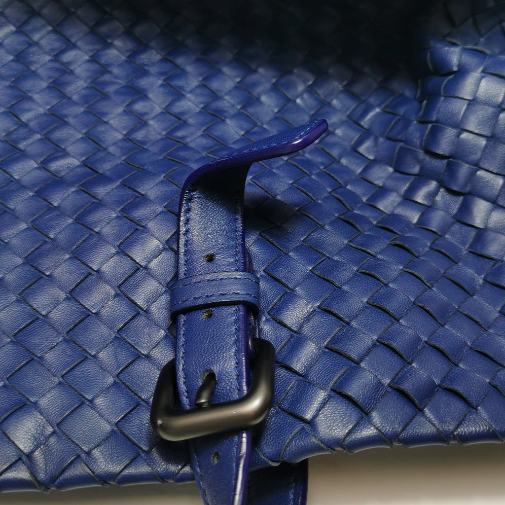 Bottega Veneta Cesta Tote Dark Blue
