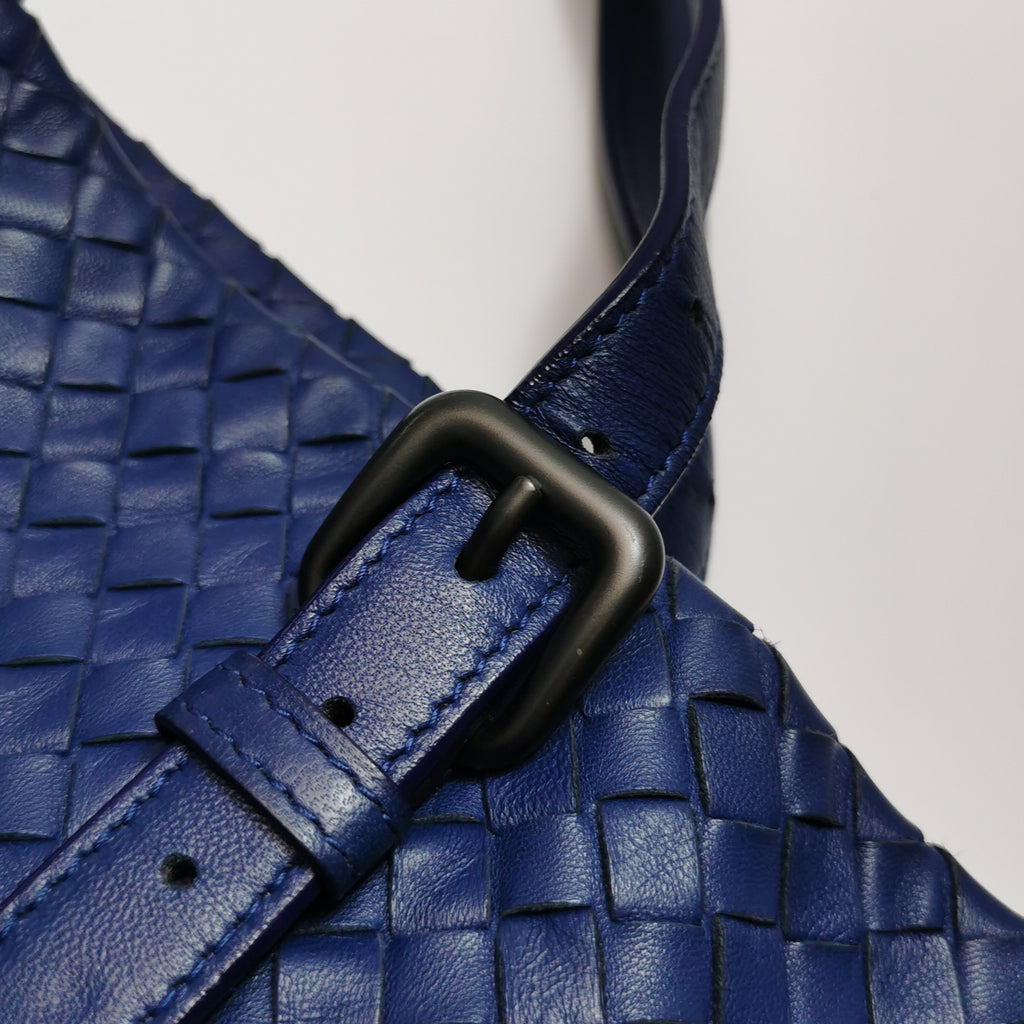 Bottega Veneta Cesta Tote Dark Blue