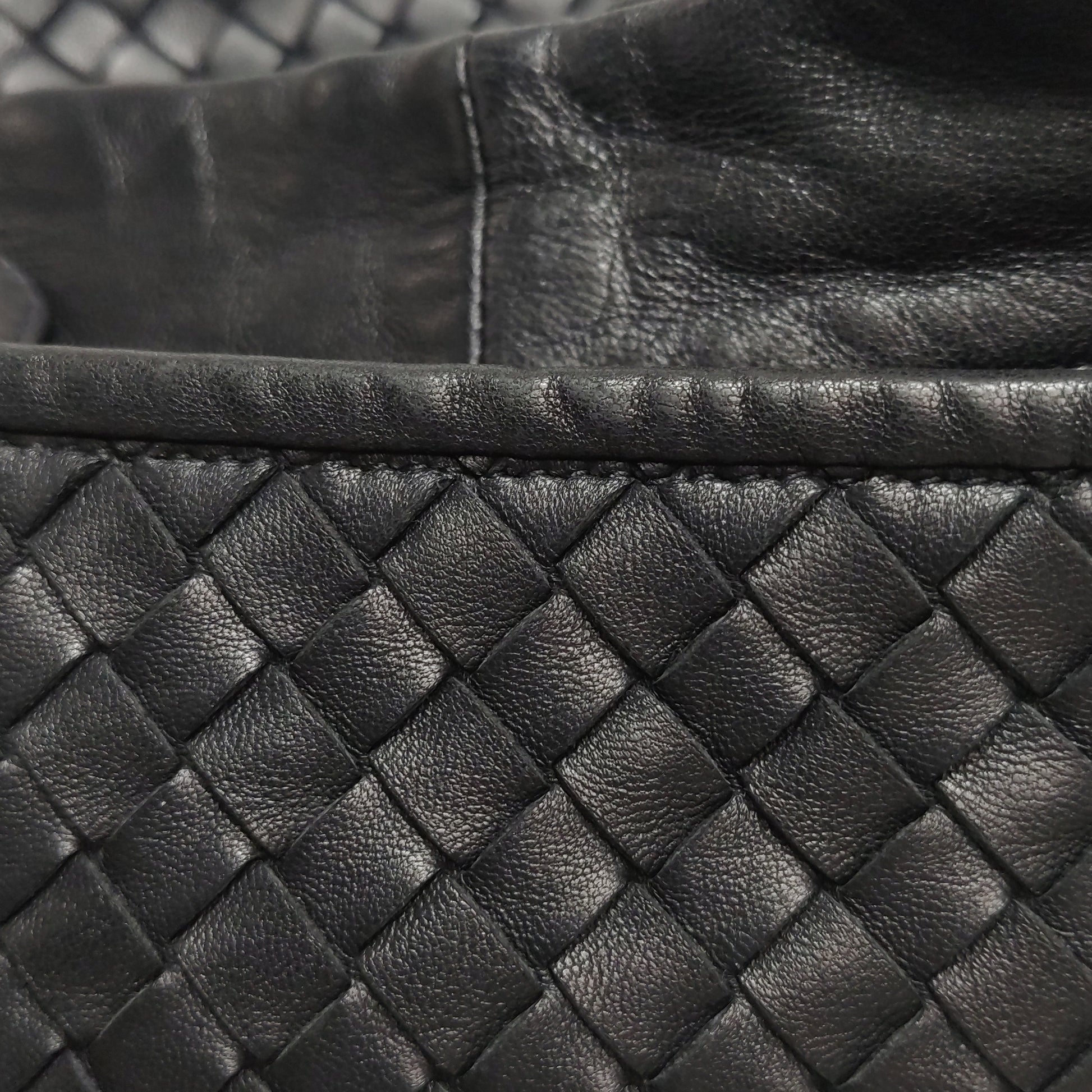 Bottega Veneta Intrecciato Hobo Black